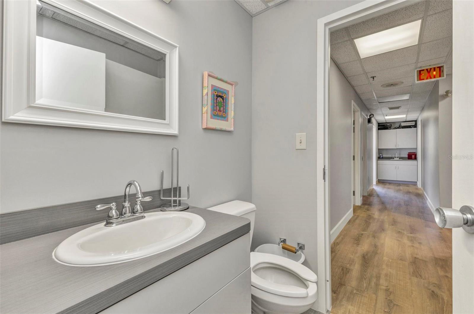 Image 6 of 42 For 2525 Harbor Boulevard 206