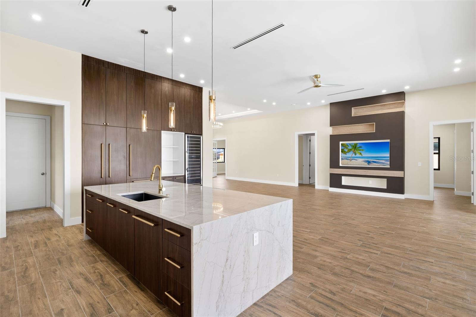 Image 14 of 55 For 3413 9th Terrace