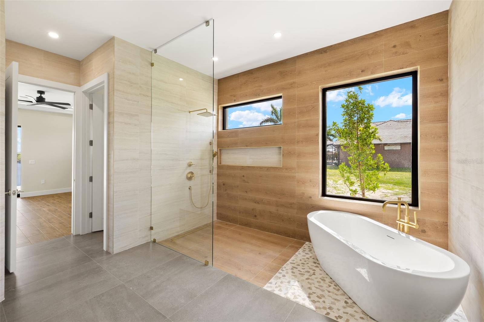 Image 23 of 55 For 3413 9th Terrace