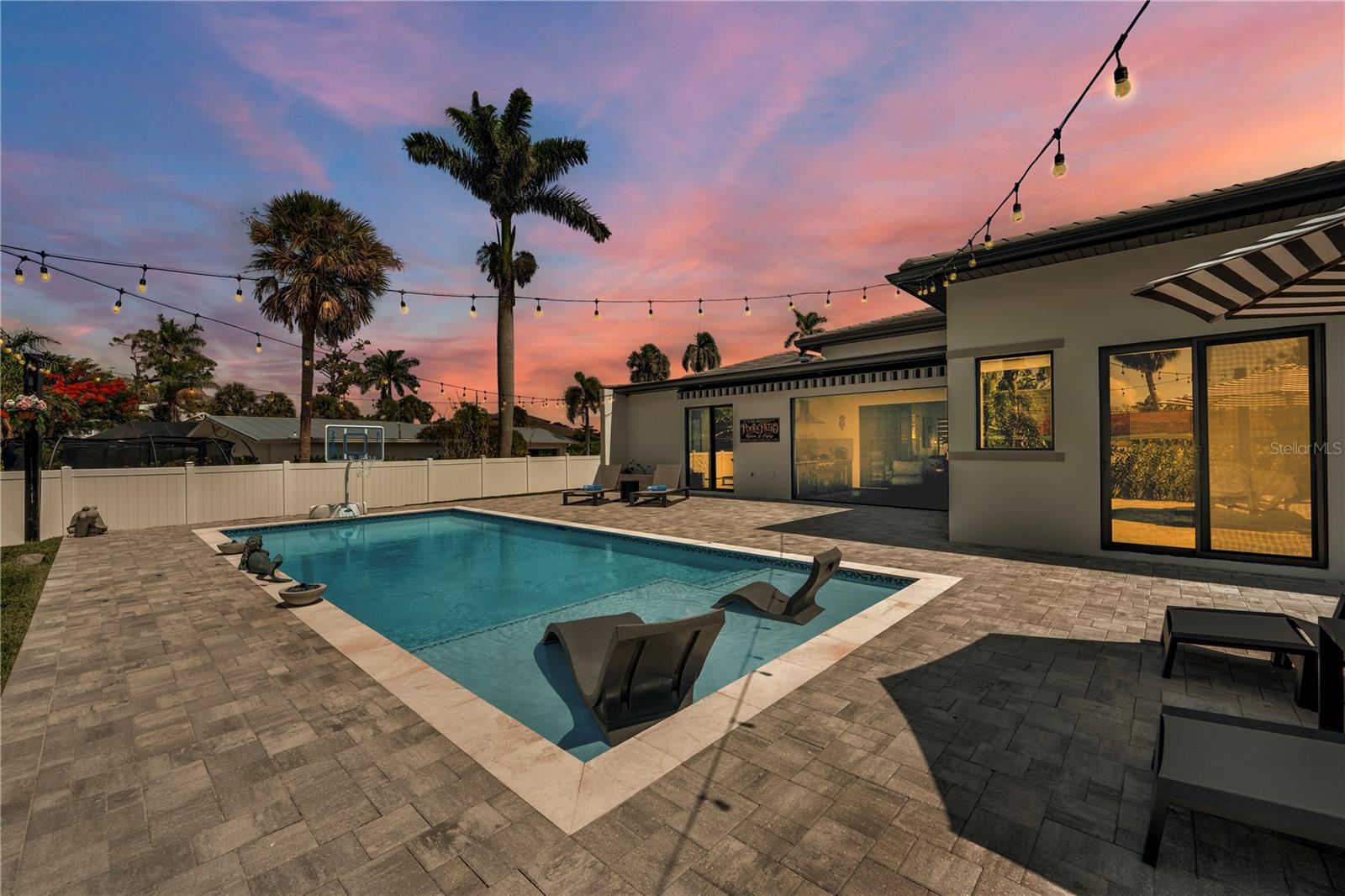 Image 11 of 57 For 1324 Longwood Drive