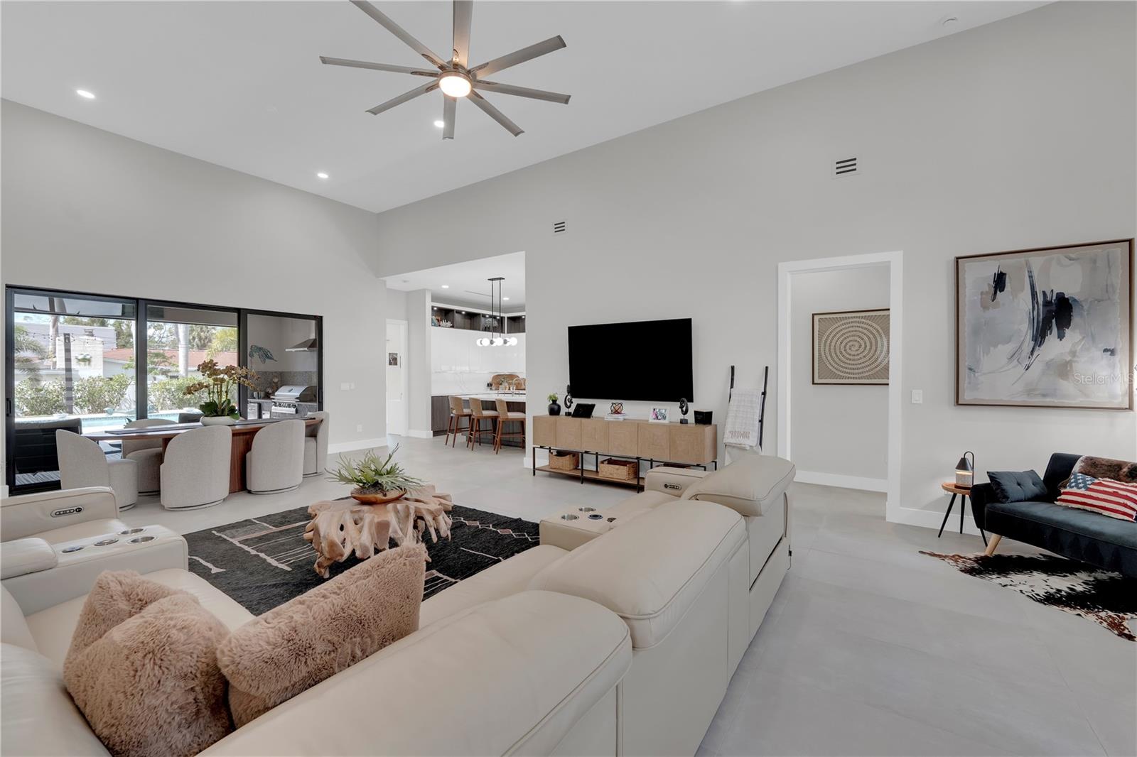 Image 14 of 57 For 1324 Longwood Drive