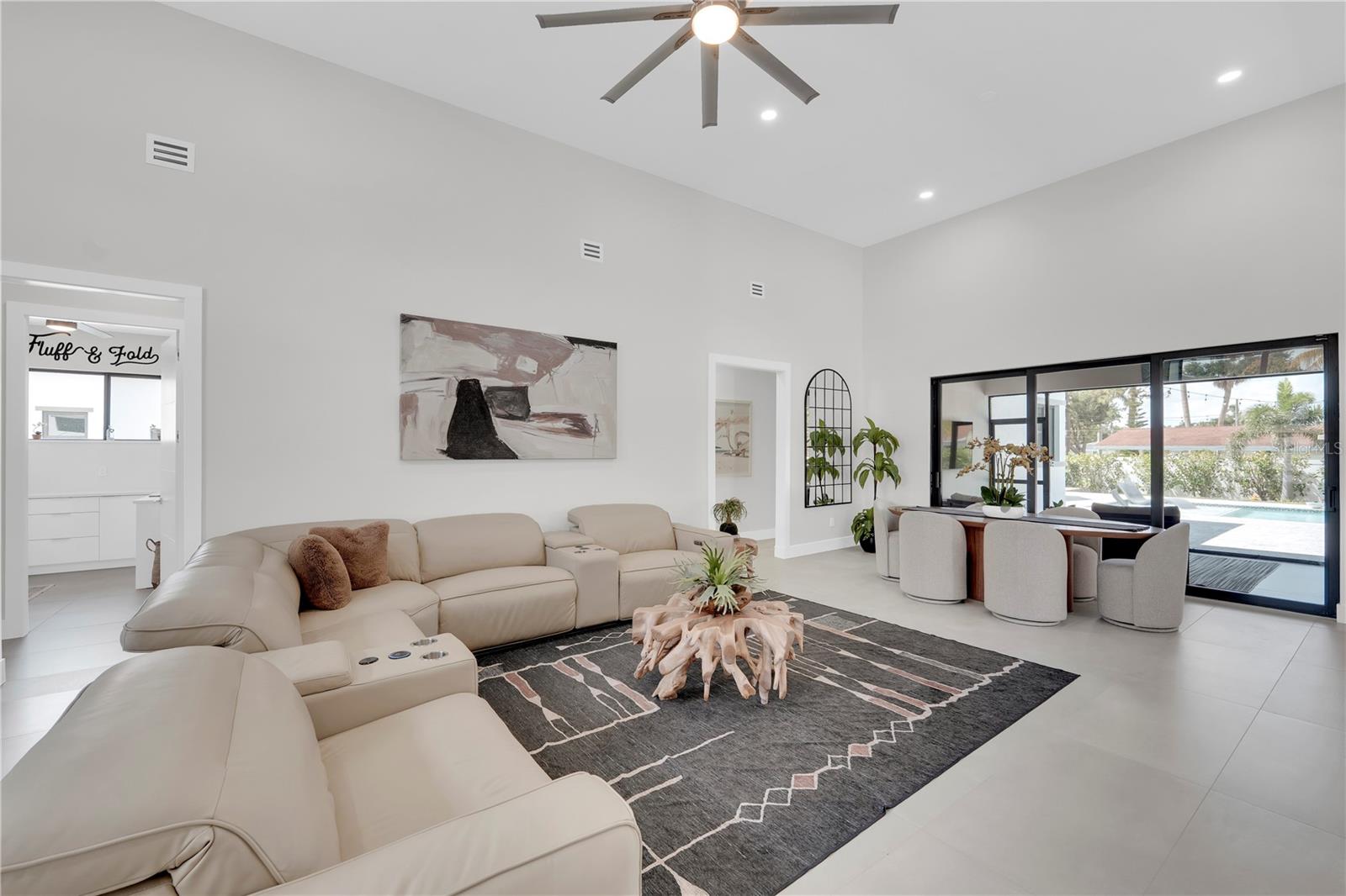 Image 15 of 57 For 1324 Longwood Drive