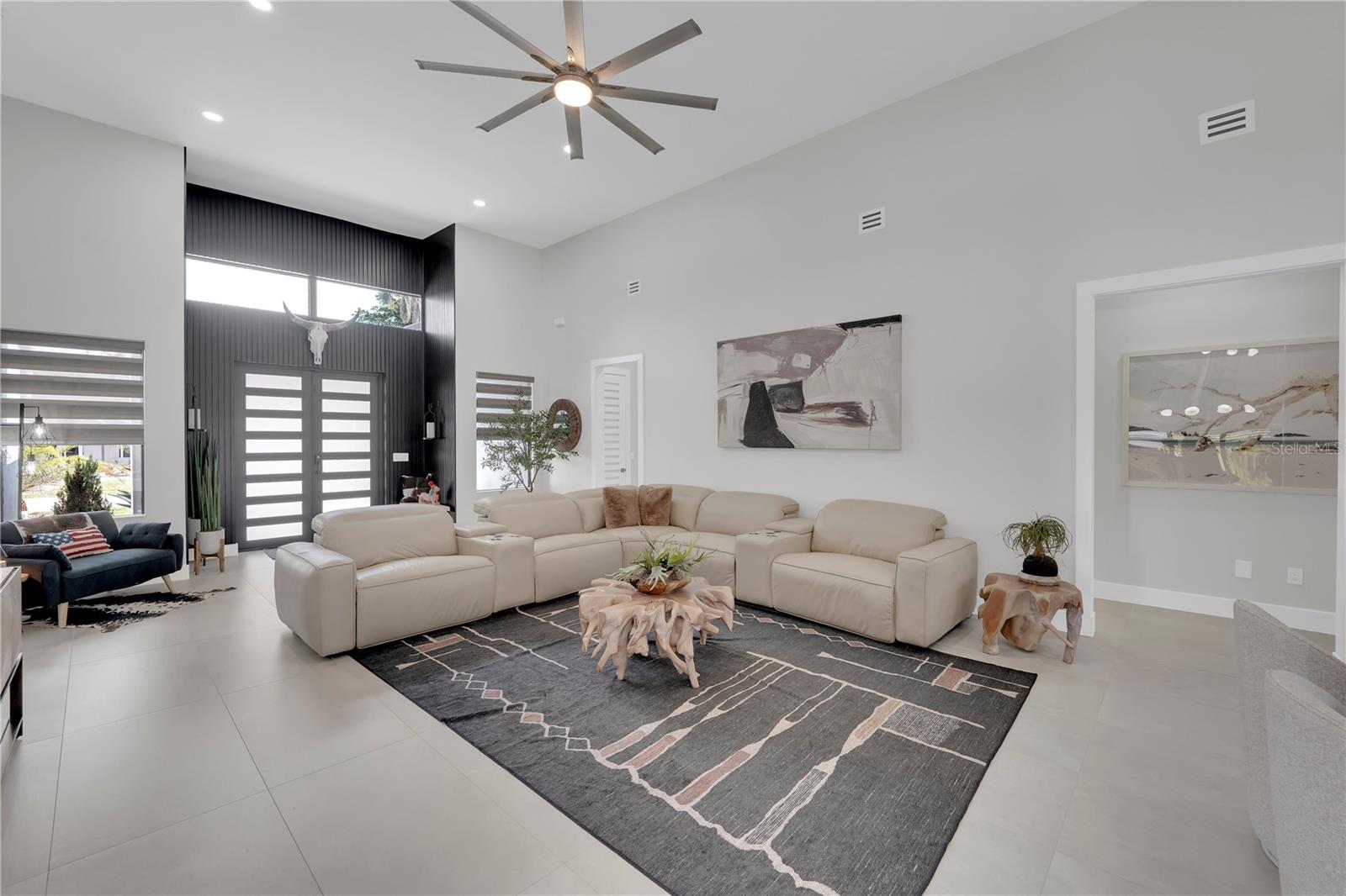 Image 17 of 57 For 1324 Longwood Drive