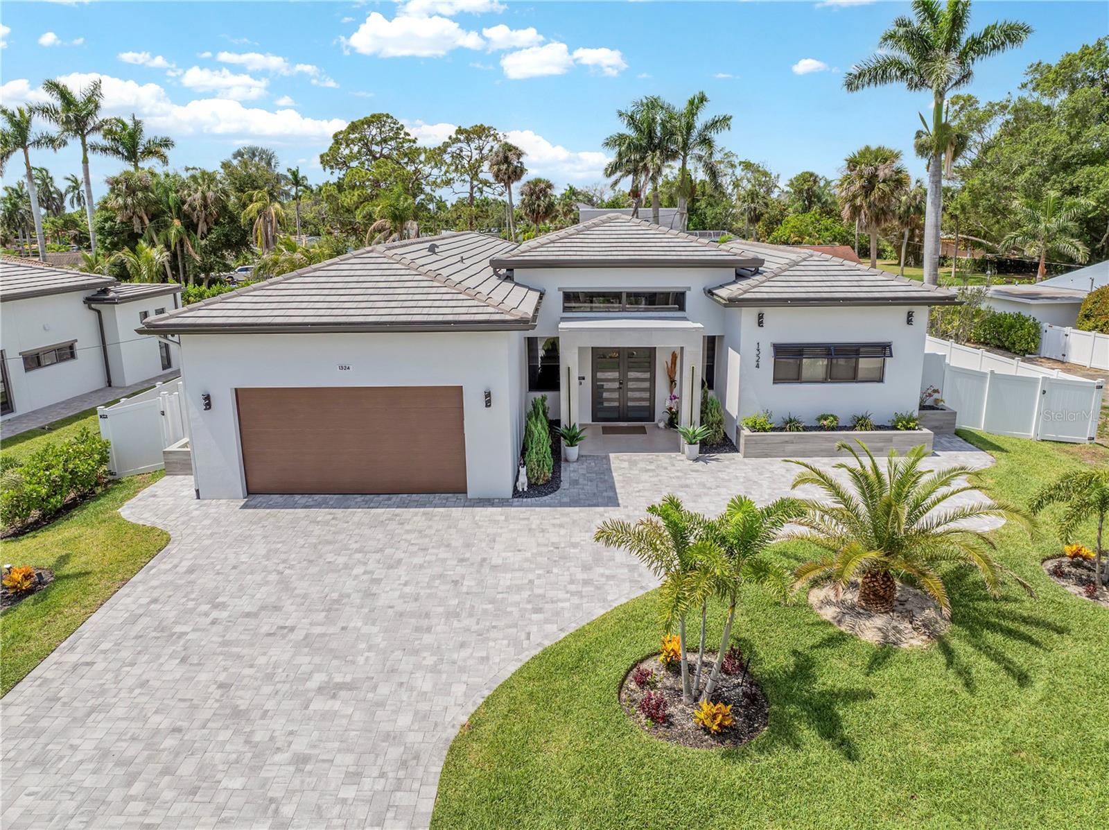 Image 2 of 57 For 1324 Longwood Drive