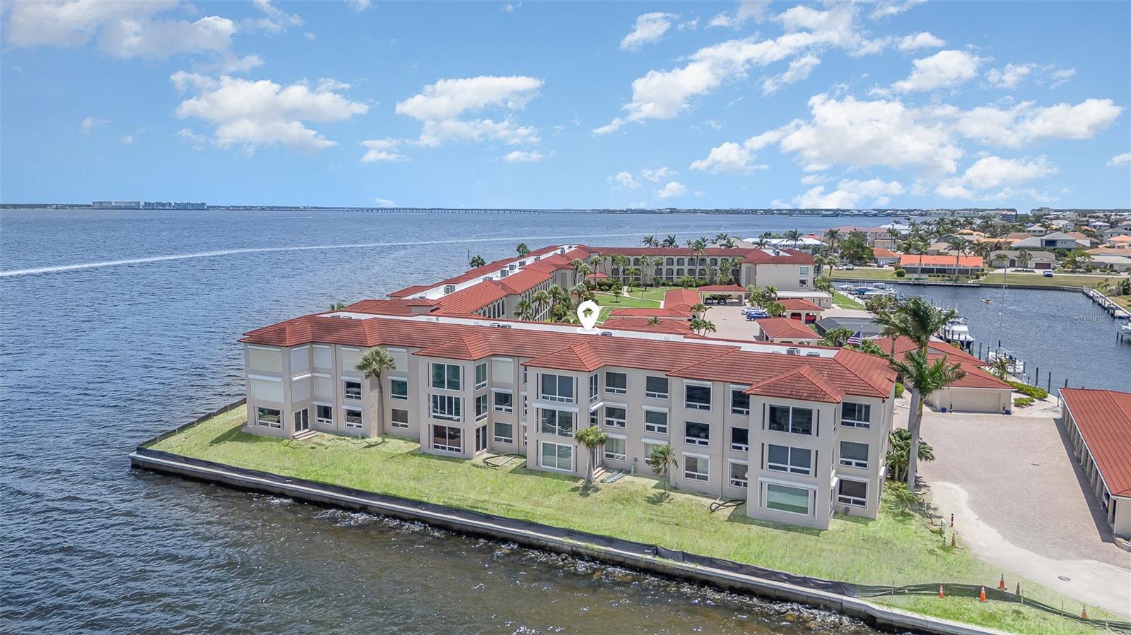 Image 3 of 39 For 1 Colony Point Drive B20