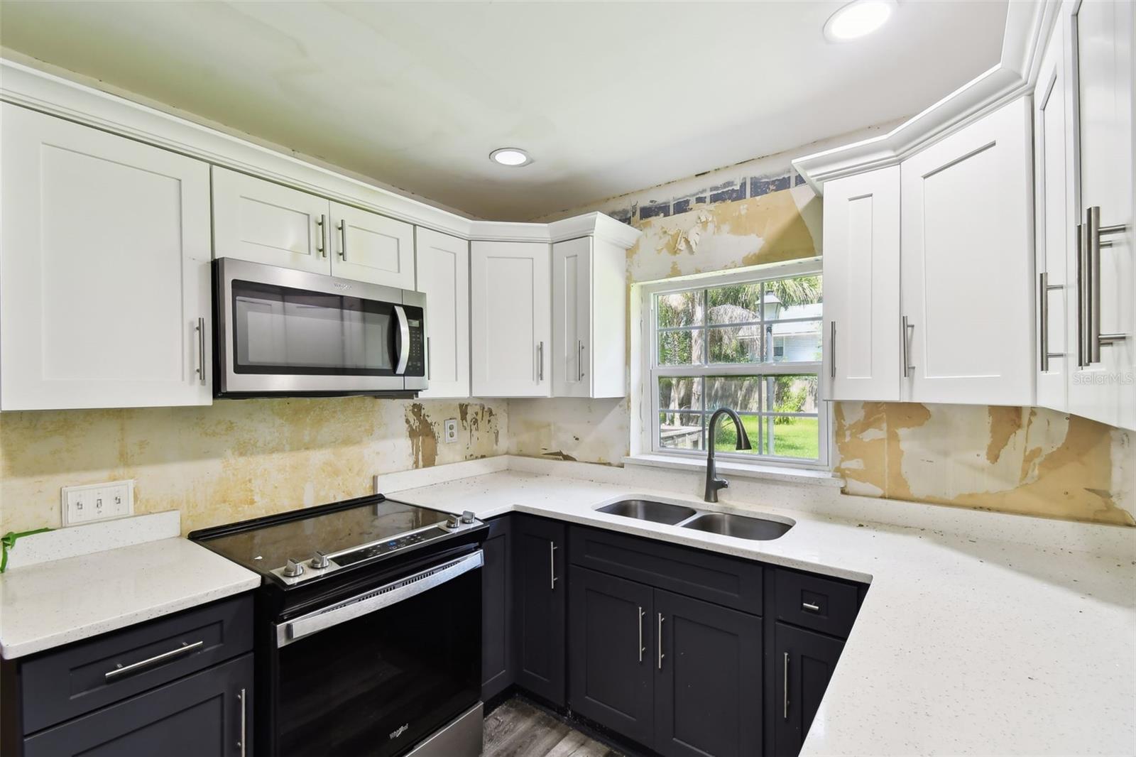 Image 12 of 42 For 4707 Southgate Drive