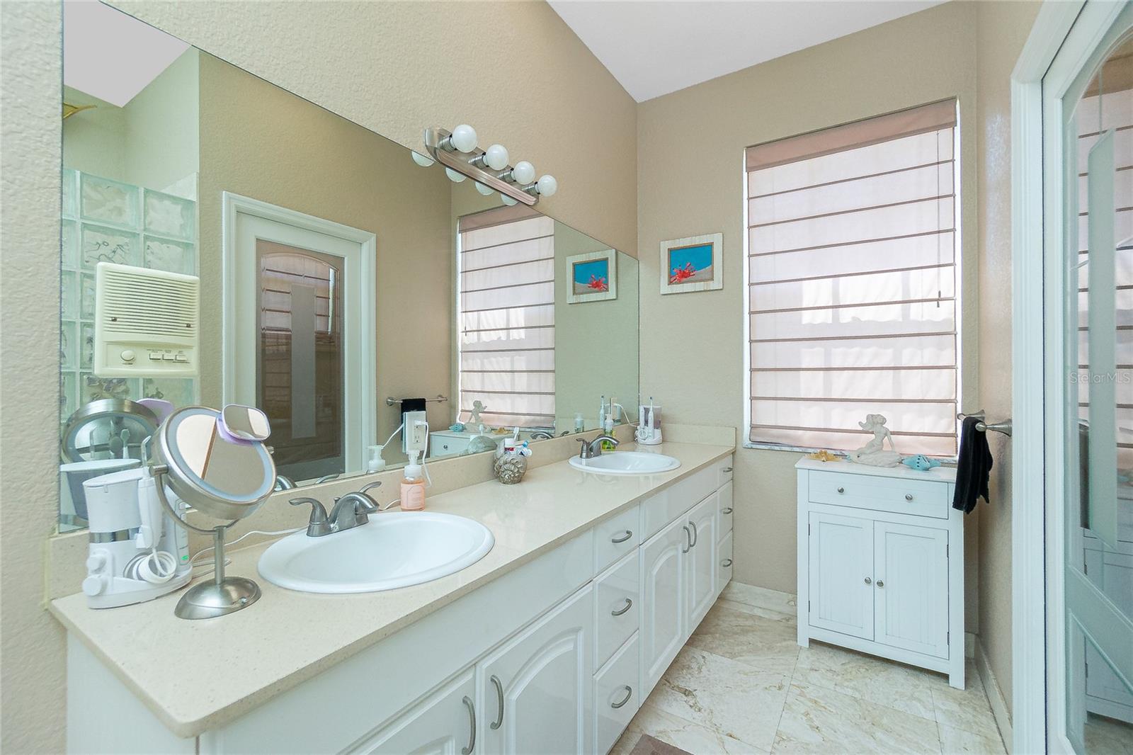 Image 22 of 49 For 5219 Guava Terrace