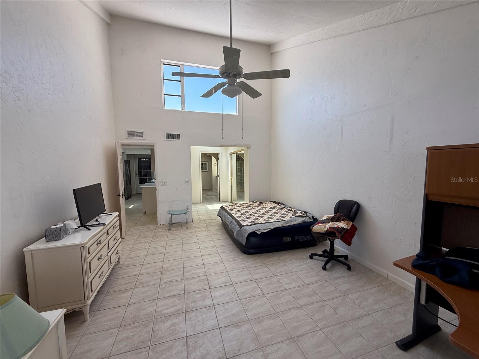 Image 21 of 45 For 25188 Marion Avenue 1