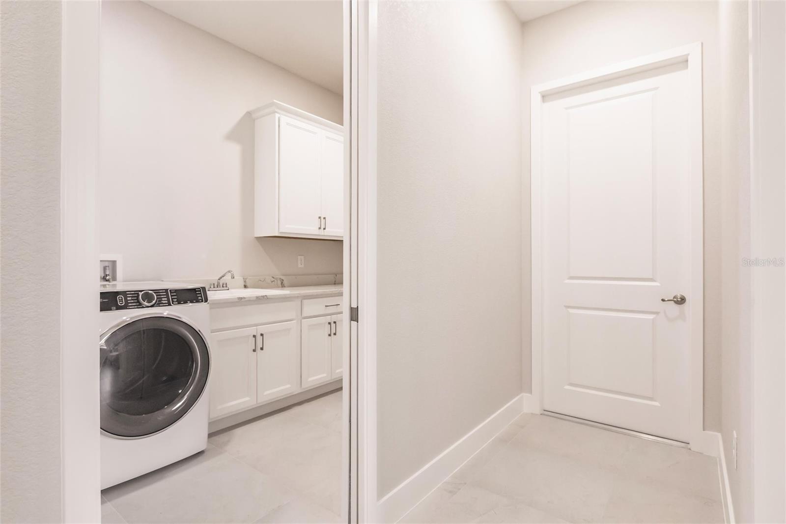 Image 42 of 72 For 5061 Collingswood Boulevard