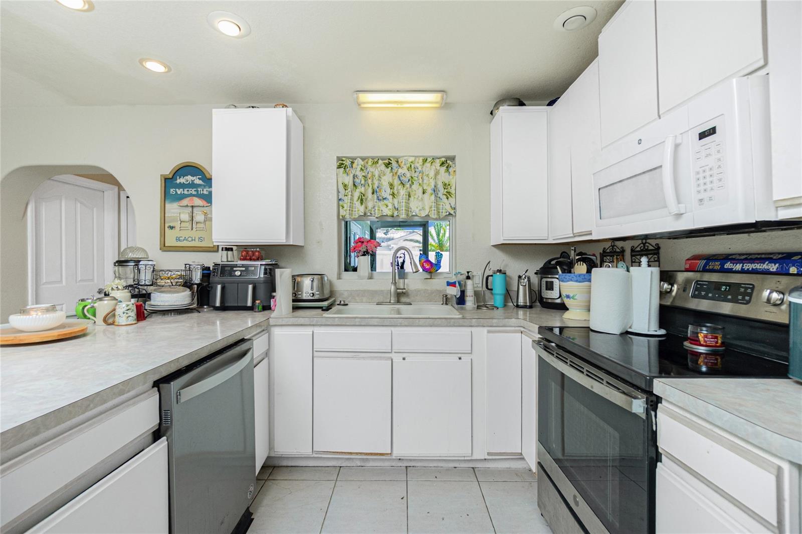Image 3 of 30 For 6103 Fabian Road
