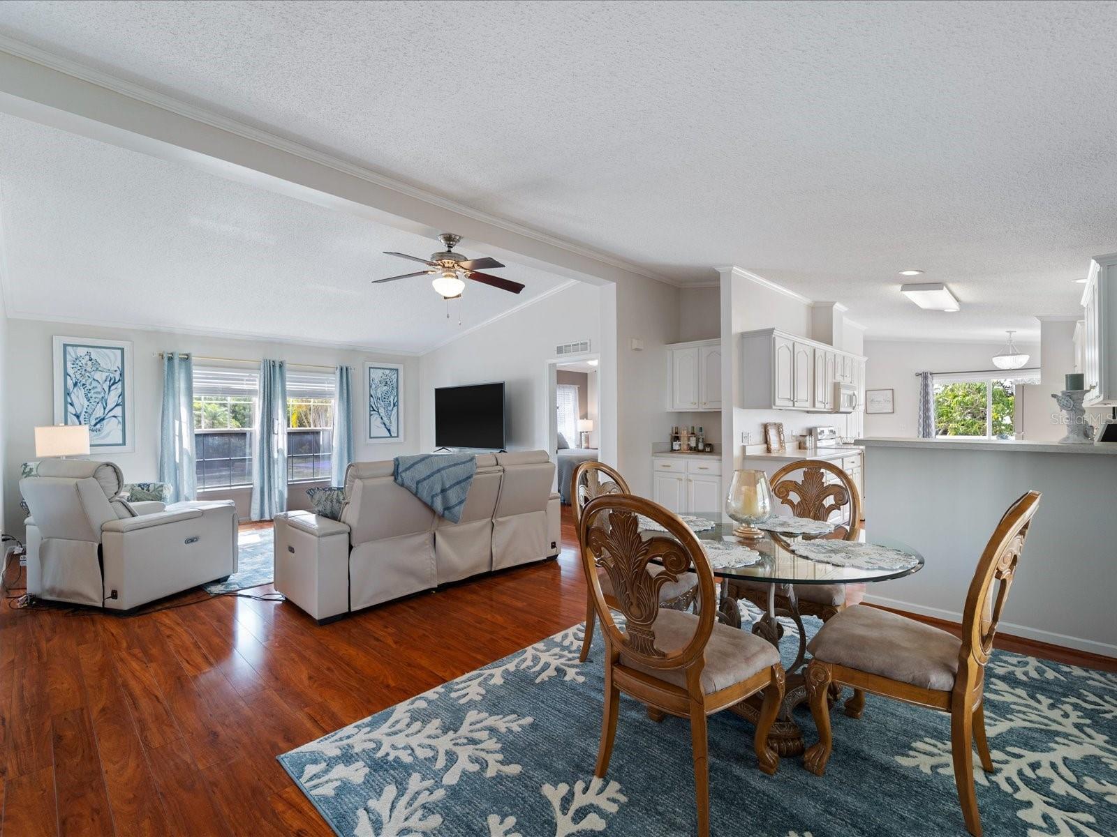 Image 10 of 47 For 9182 Pinehaven Way
