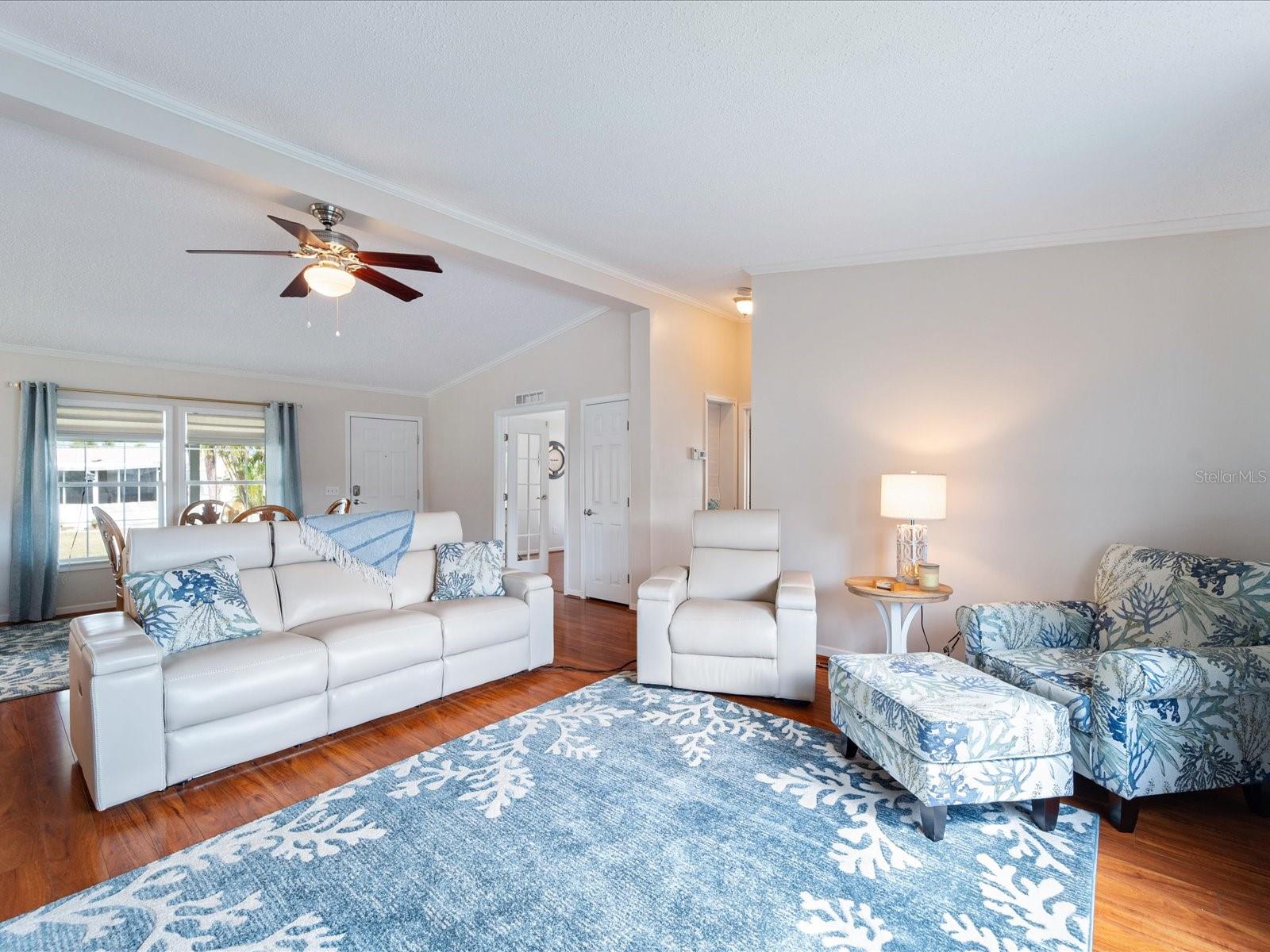 Image 14 of 47 For 9182 Pinehaven Way