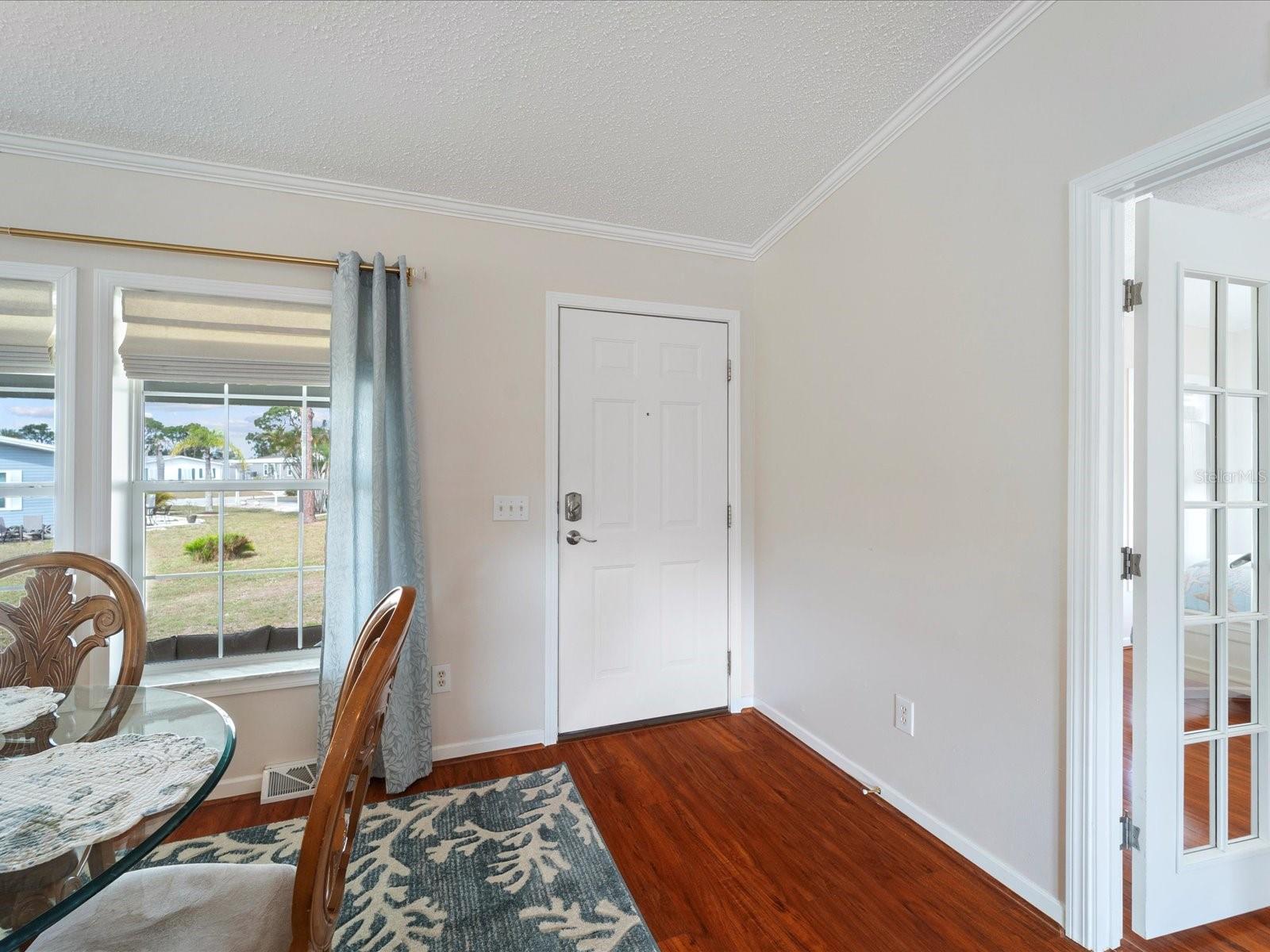 Image 7 of 47 For 9182 Pinehaven Way