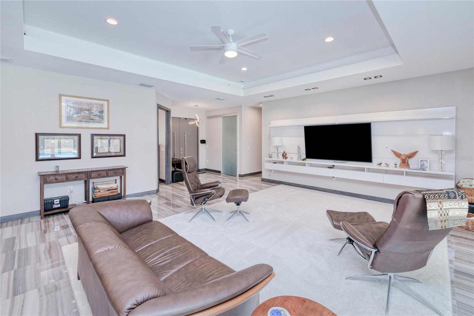 Image 10 of 52 For 13295 Eisenhower Drive
