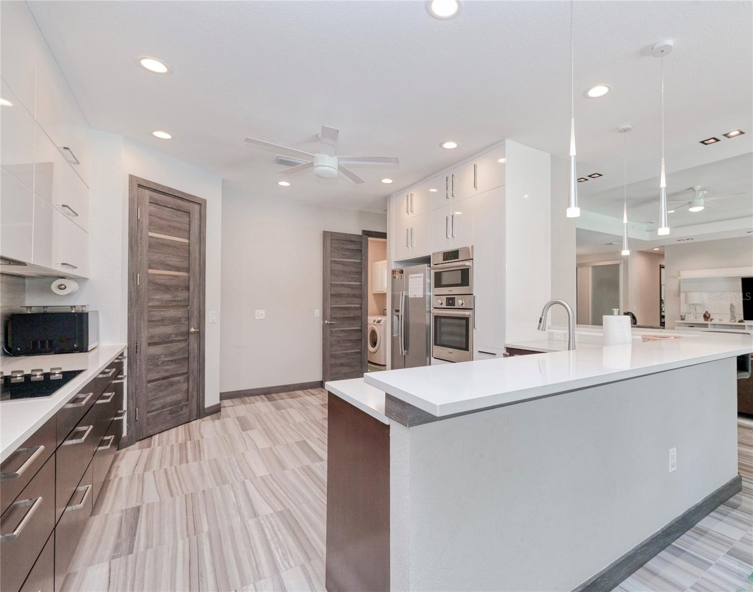Image 14 of 52 For 13295 Eisenhower Drive