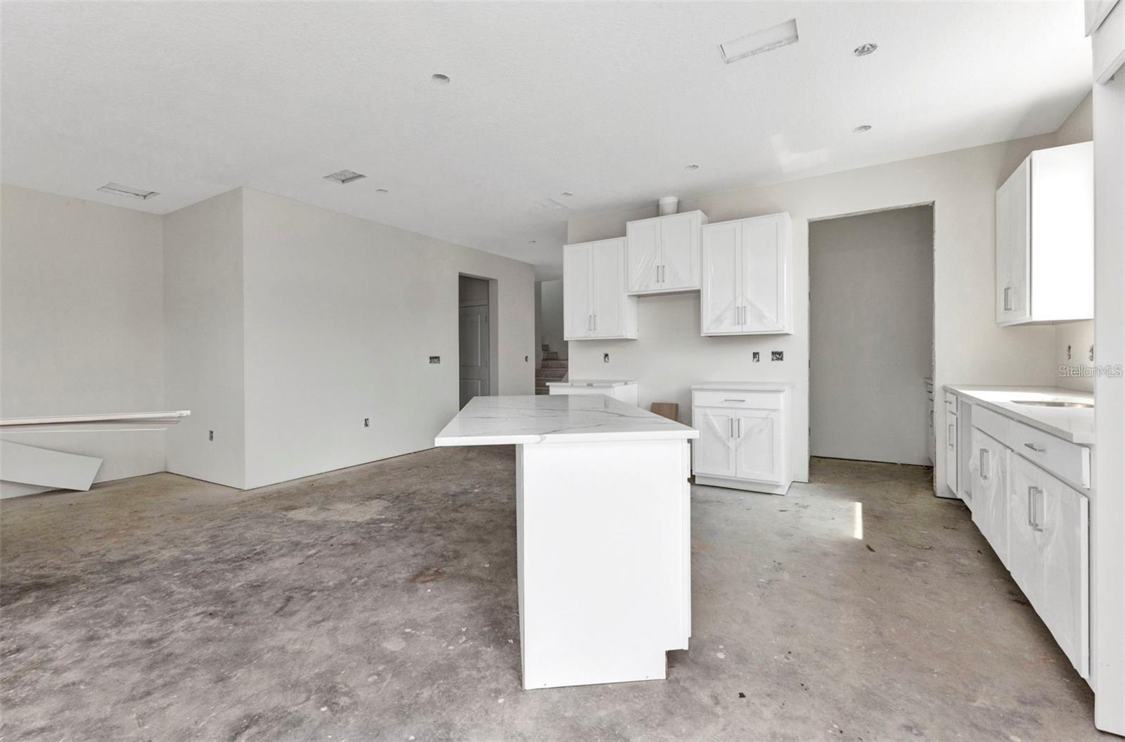 Listing photo id 8 for 12299 Albrecht Terrace