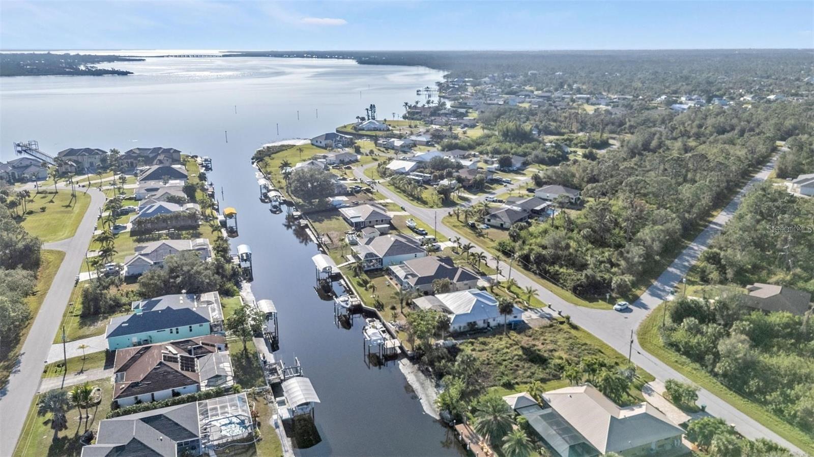 Listing photo id 23 for 12299 Albrecht Terrace