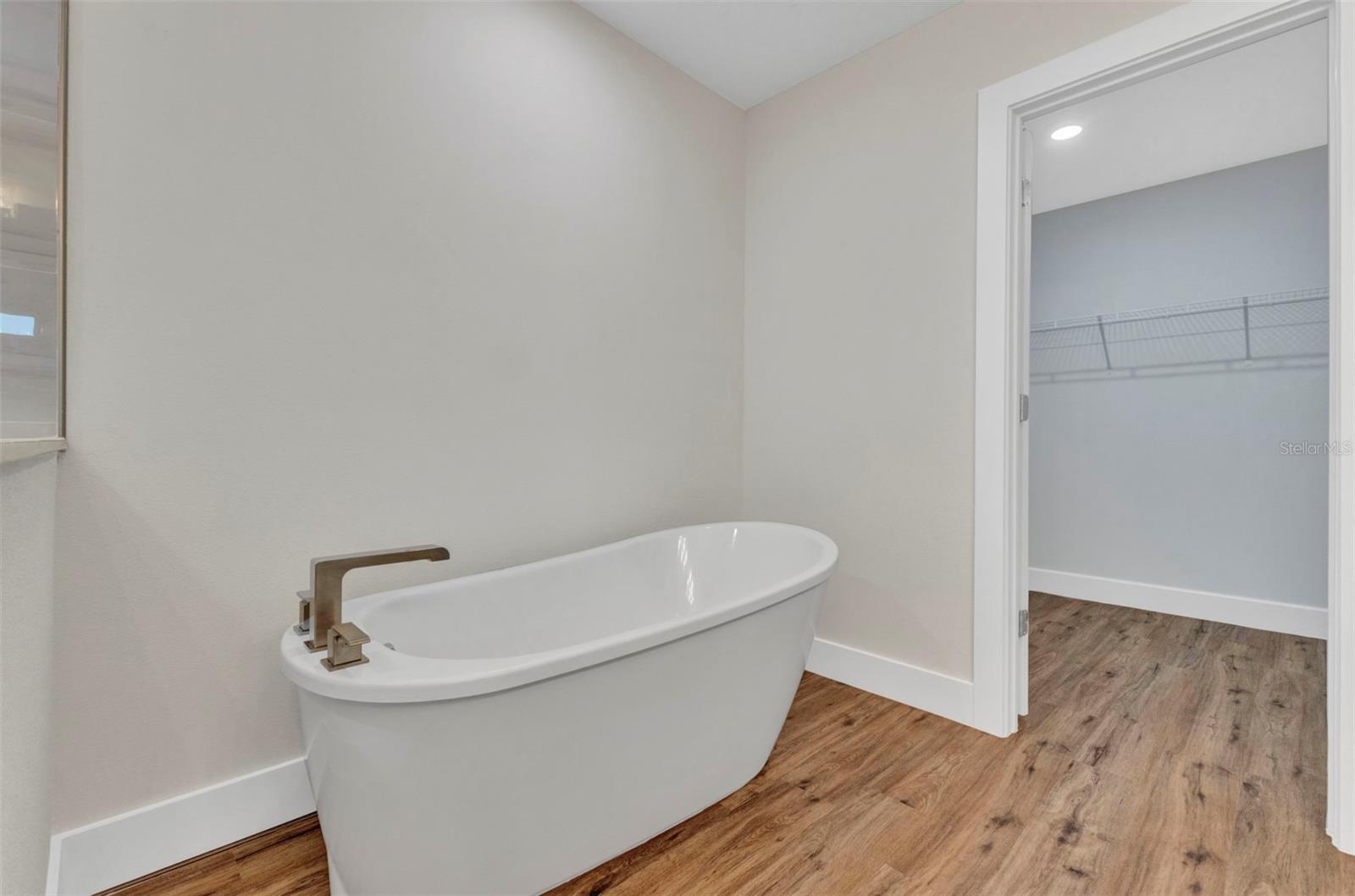 Image 42 of 66 For 12299 Albrecht Terrace