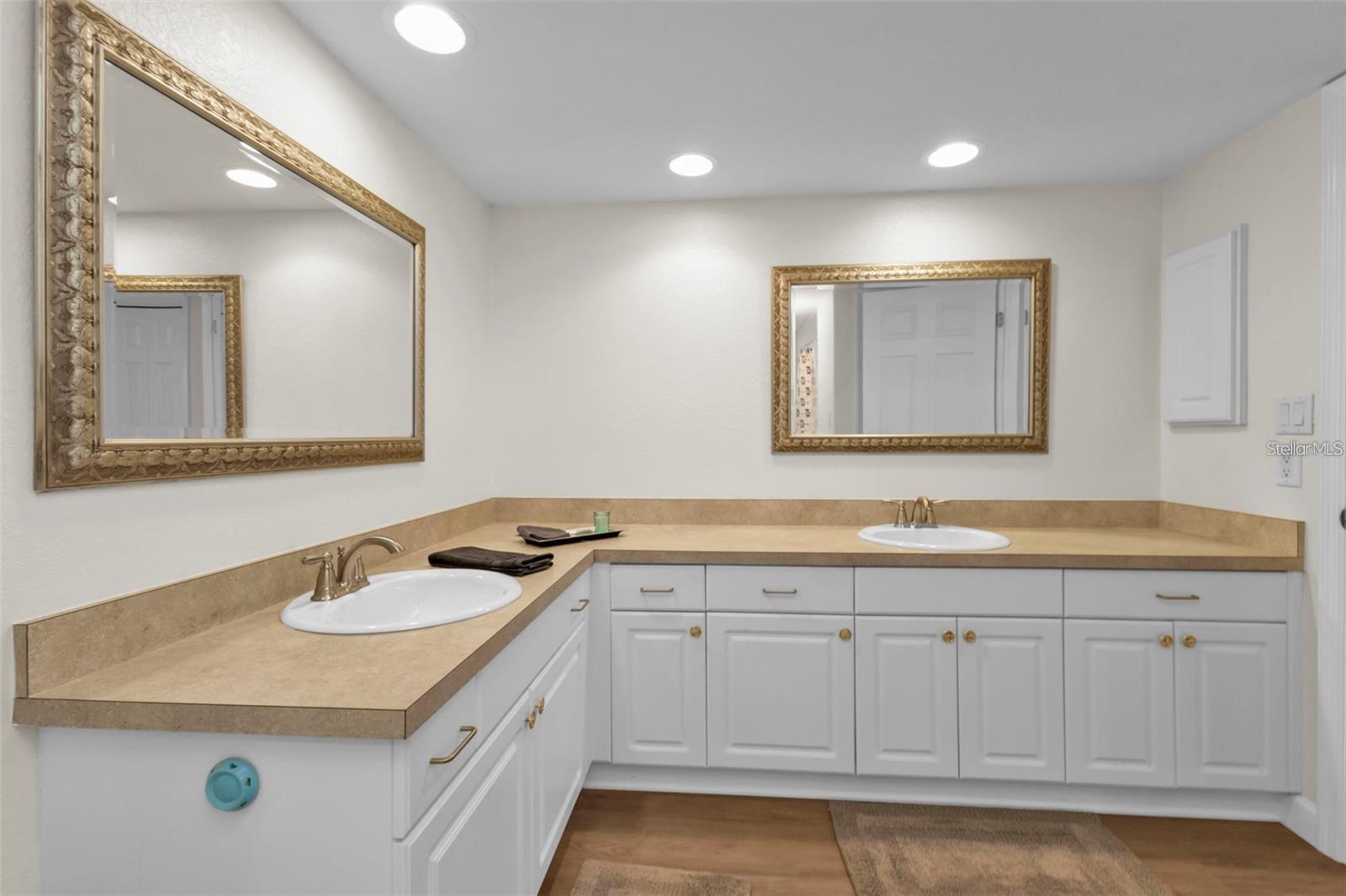 Image 22 of 42 For 601 Shreve Street 64c