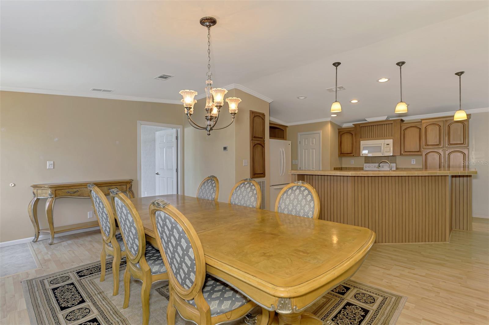 Image 12 of 82 For 621 Gloriosa Drive