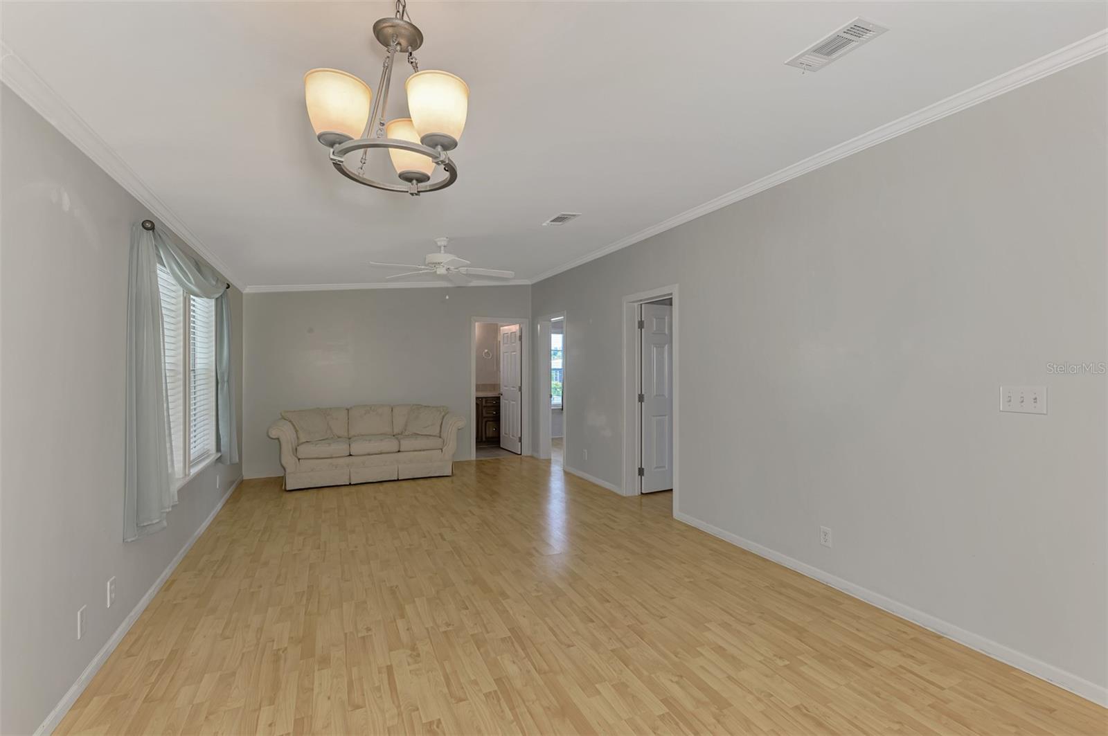 Image 22 of 82 For 621 Gloriosa Drive