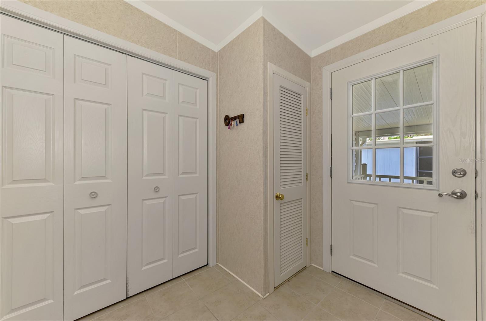 Image 43 of 82 For 621 Gloriosa Drive