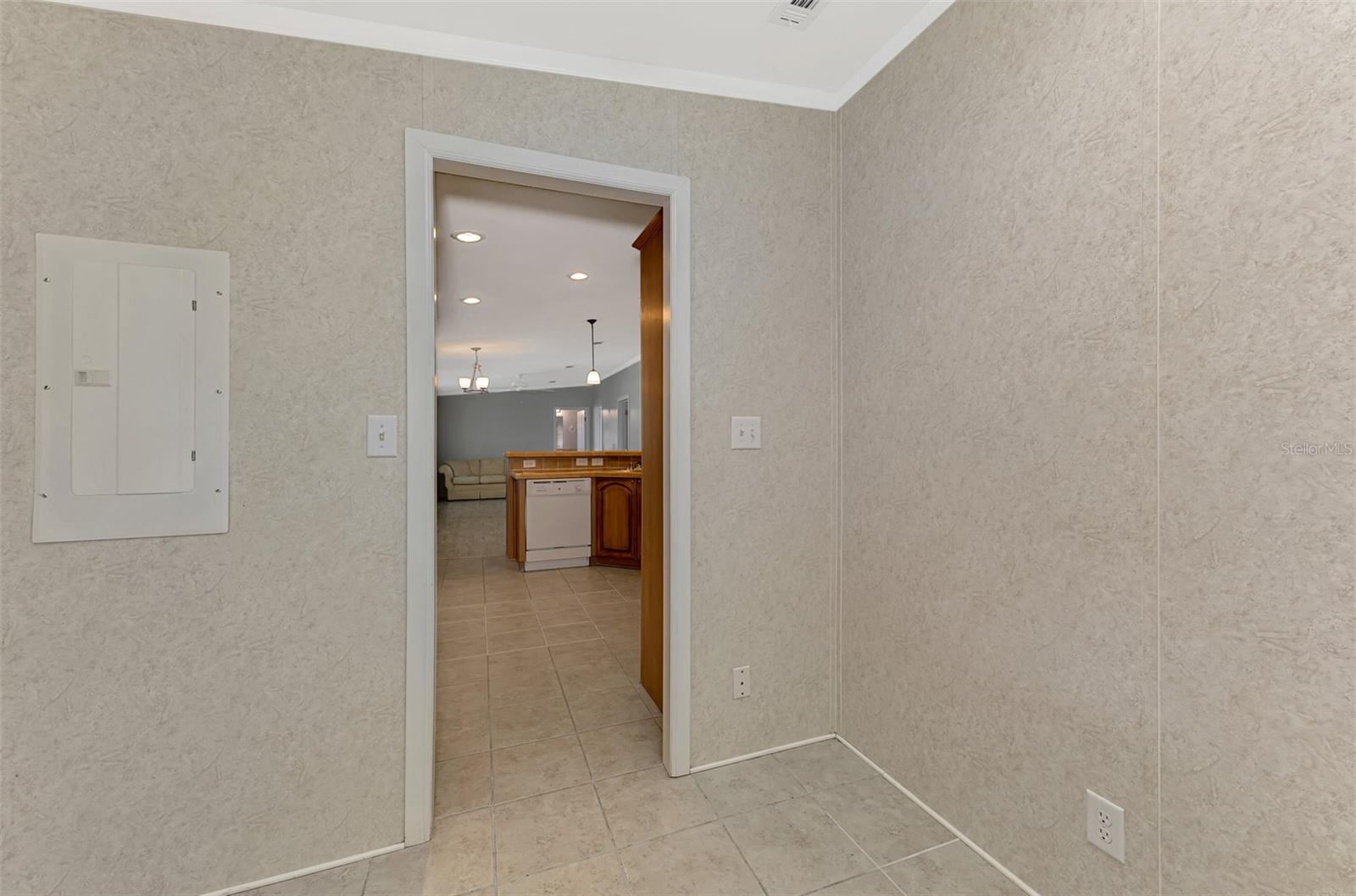 Image 45 of 82 For 621 Gloriosa Drive