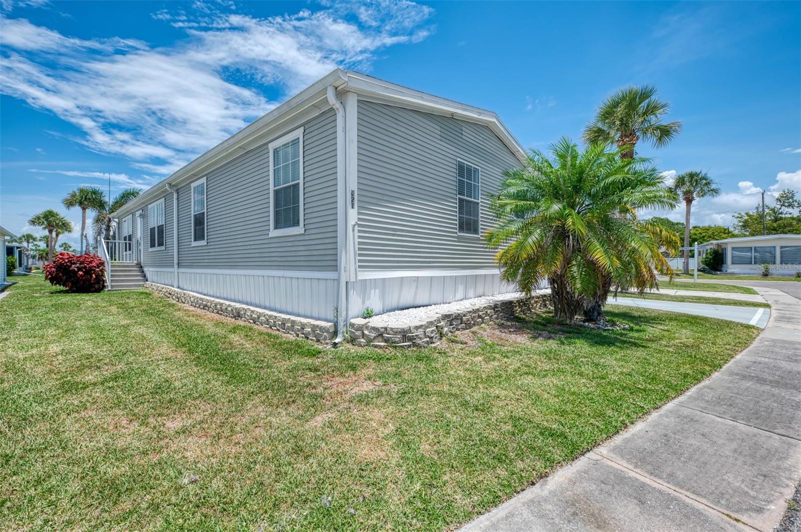 Image 50 of 82 For 621 Gloriosa Drive