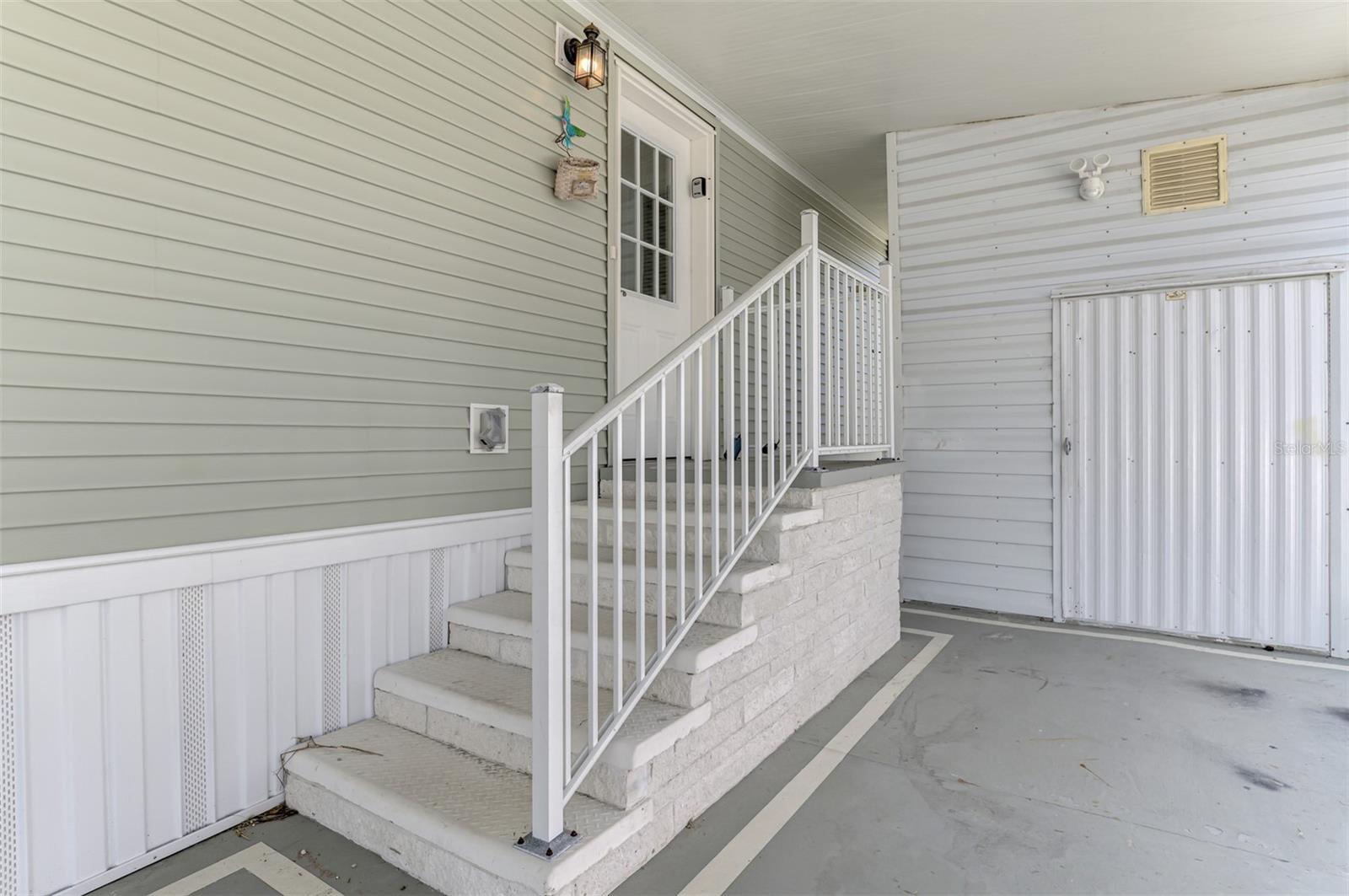 Image 8 of 82 For 621 Gloriosa Drive