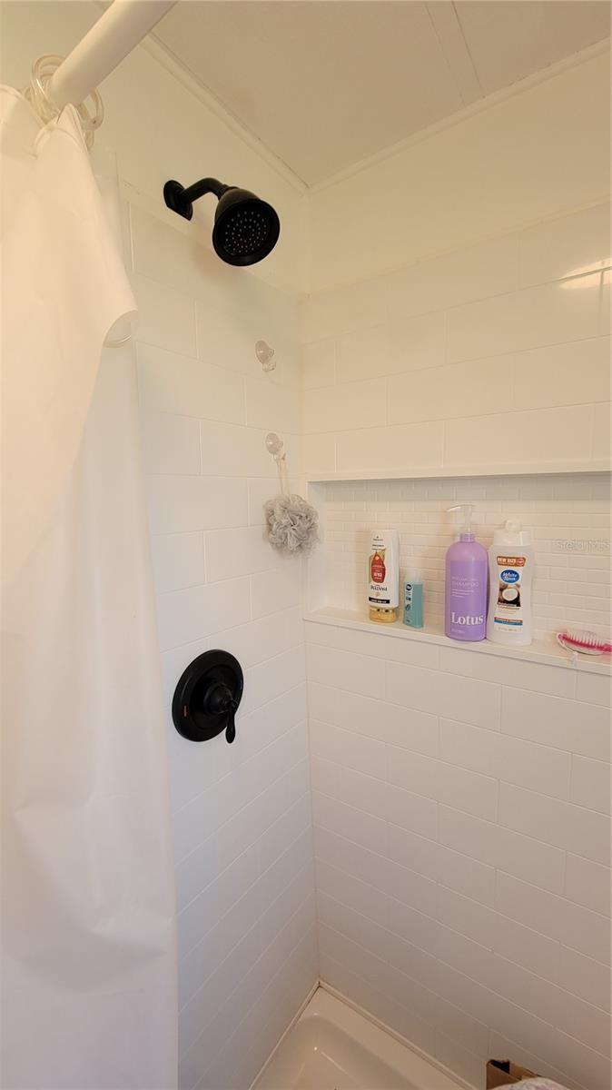 Image 10 of 28 For 232 La Rosas