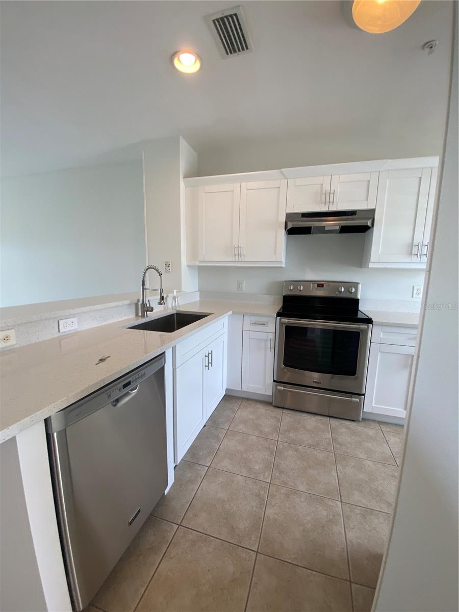 Image 6 of 22 For 2081 Willow Hammock Circle 302