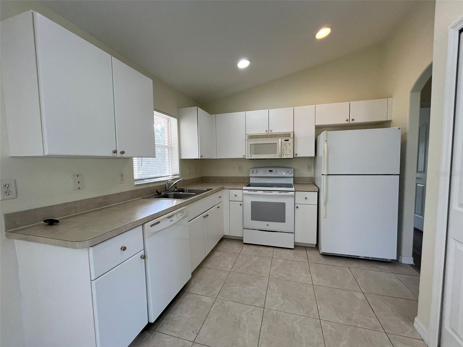 Image 6 of 13 For 7450 Blutter Road