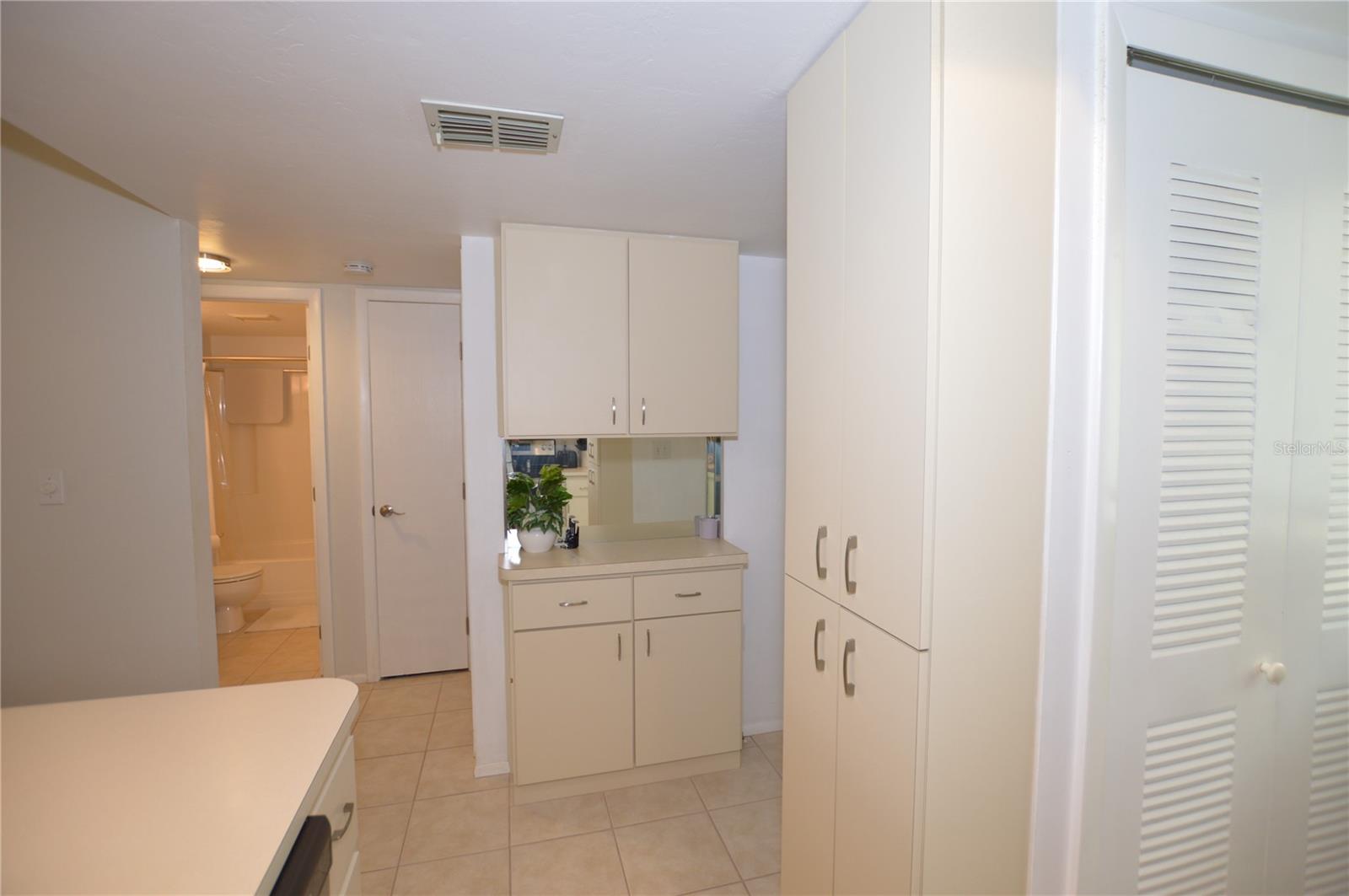 Image 13 of 39 For 12538 Kingsway Circle 1602