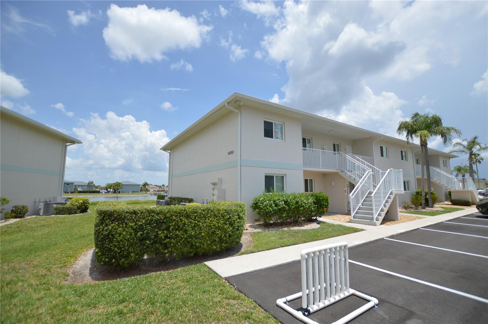 Image 3 of 39 For 12538 Kingsway Circle 1602