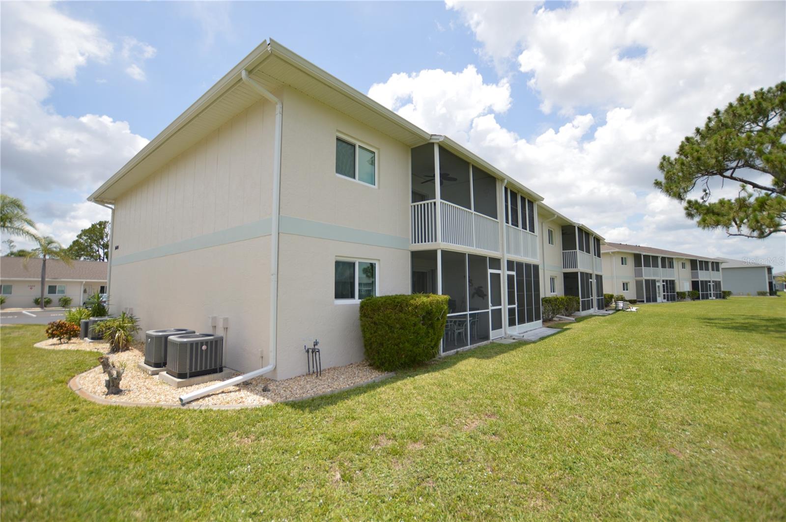 Image 8 of 39 For 12538 Kingsway Circle 1602