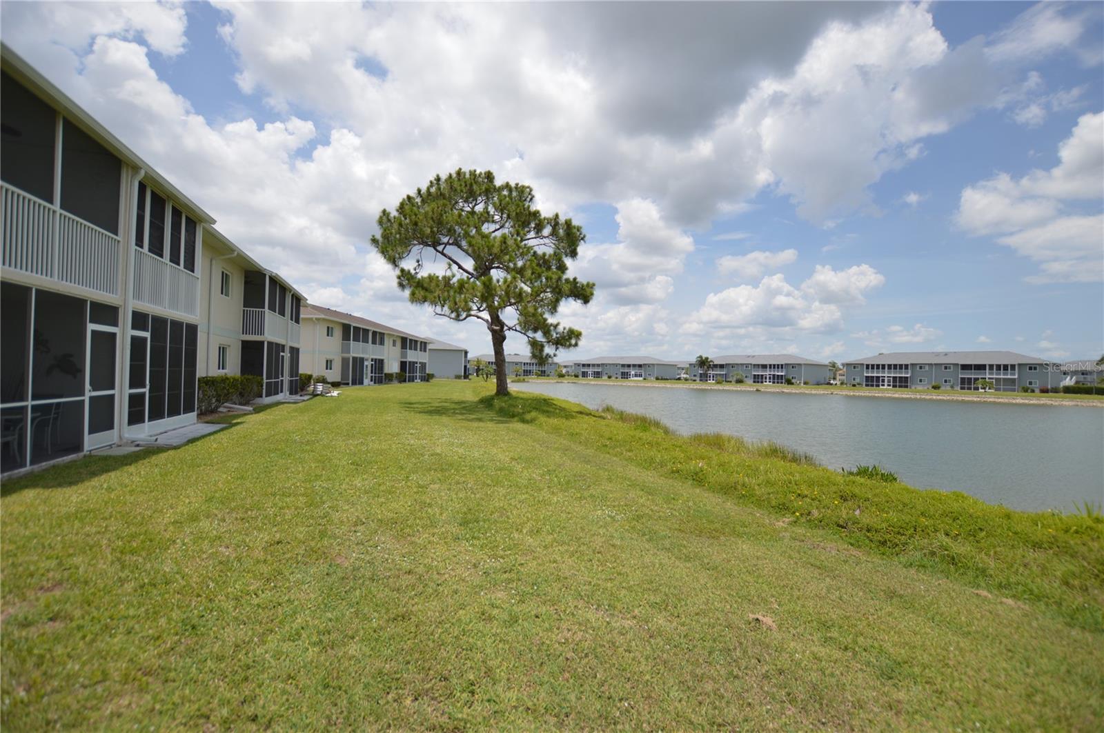 Image 9 of 39 For 12538 Kingsway Circle 1602