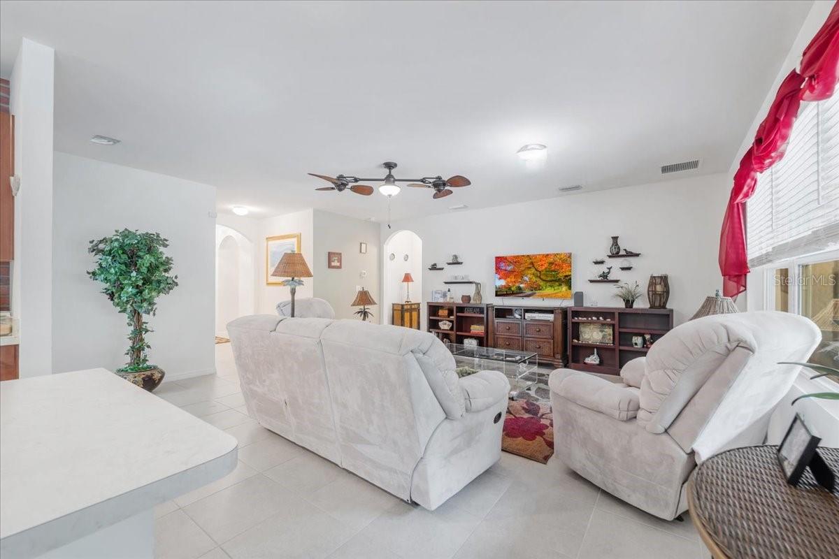 Image 42 of 70 For 7652 Mikasa Drive