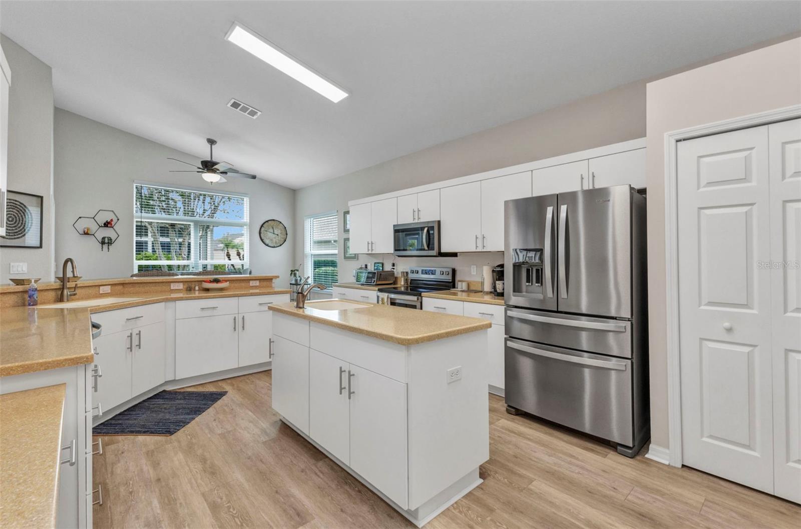 Image 13 of 46 For 24358 Folkstone Avenue