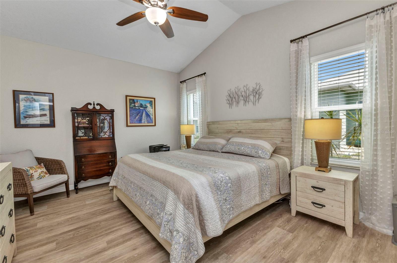 Image 16 of 46 For 24358 Folkstone Avenue