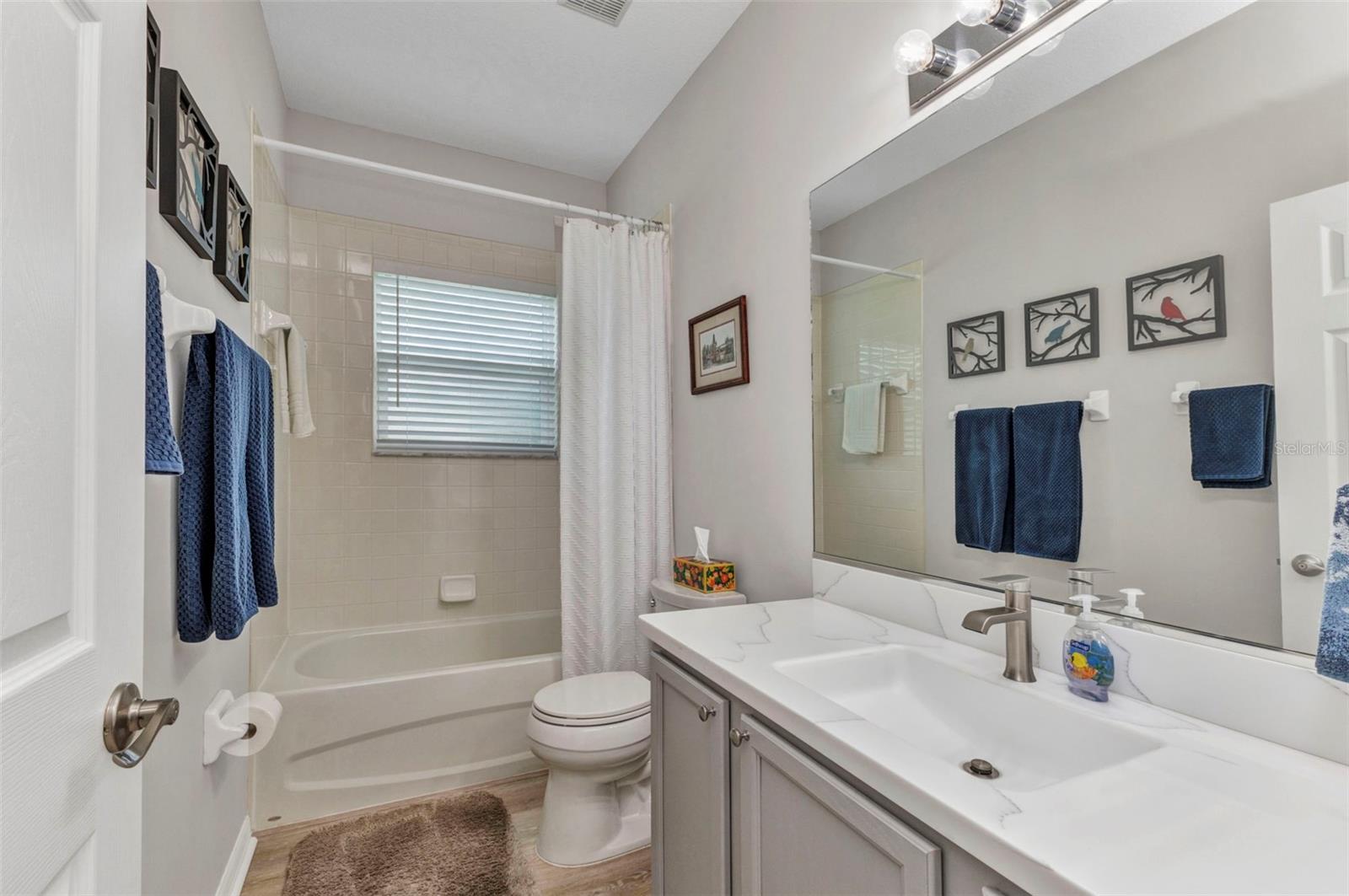 Image 22 of 46 For 24358 Folkstone Avenue