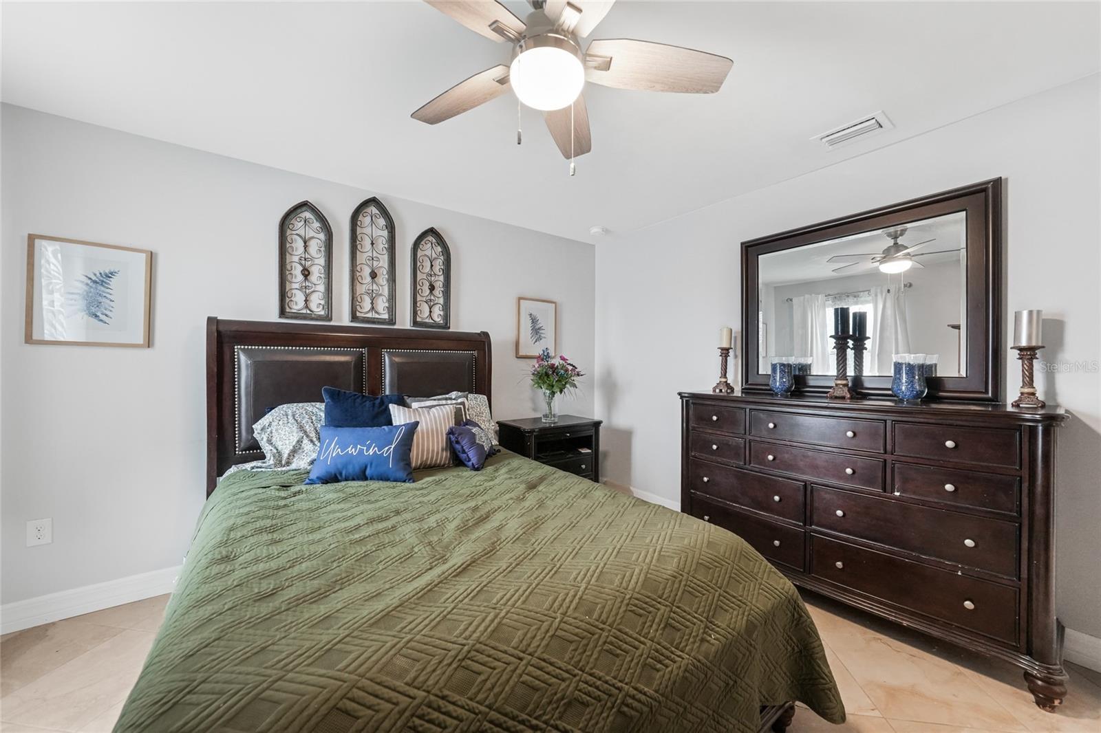 Image 19 of 39 For 2515 Sherman Oak Drive
