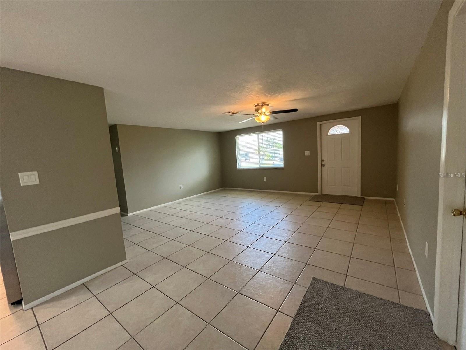 Image 3 of 13 For 3251 Pinetree Street