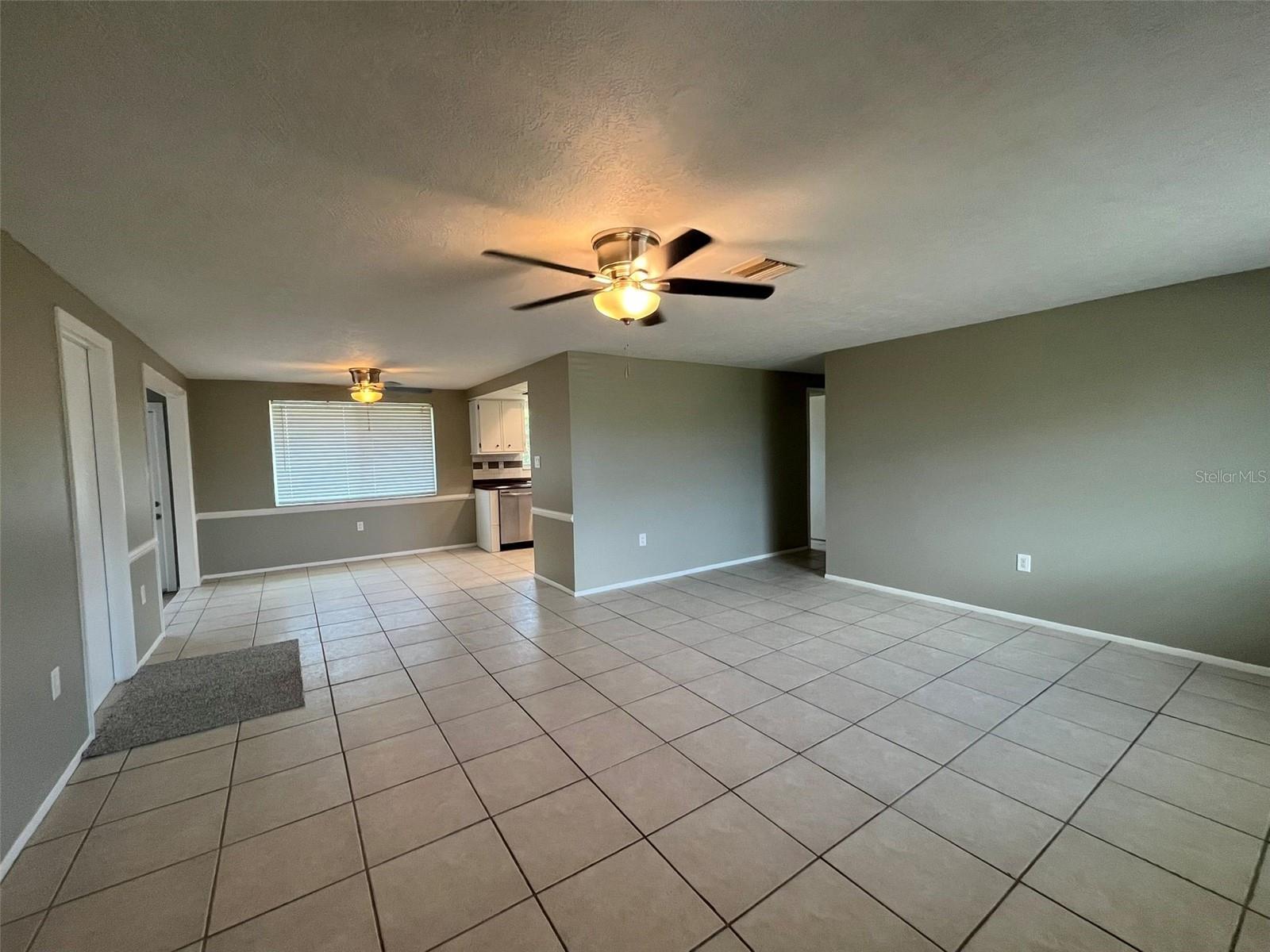 Image 4 of 13 For 3251 Pinetree Street