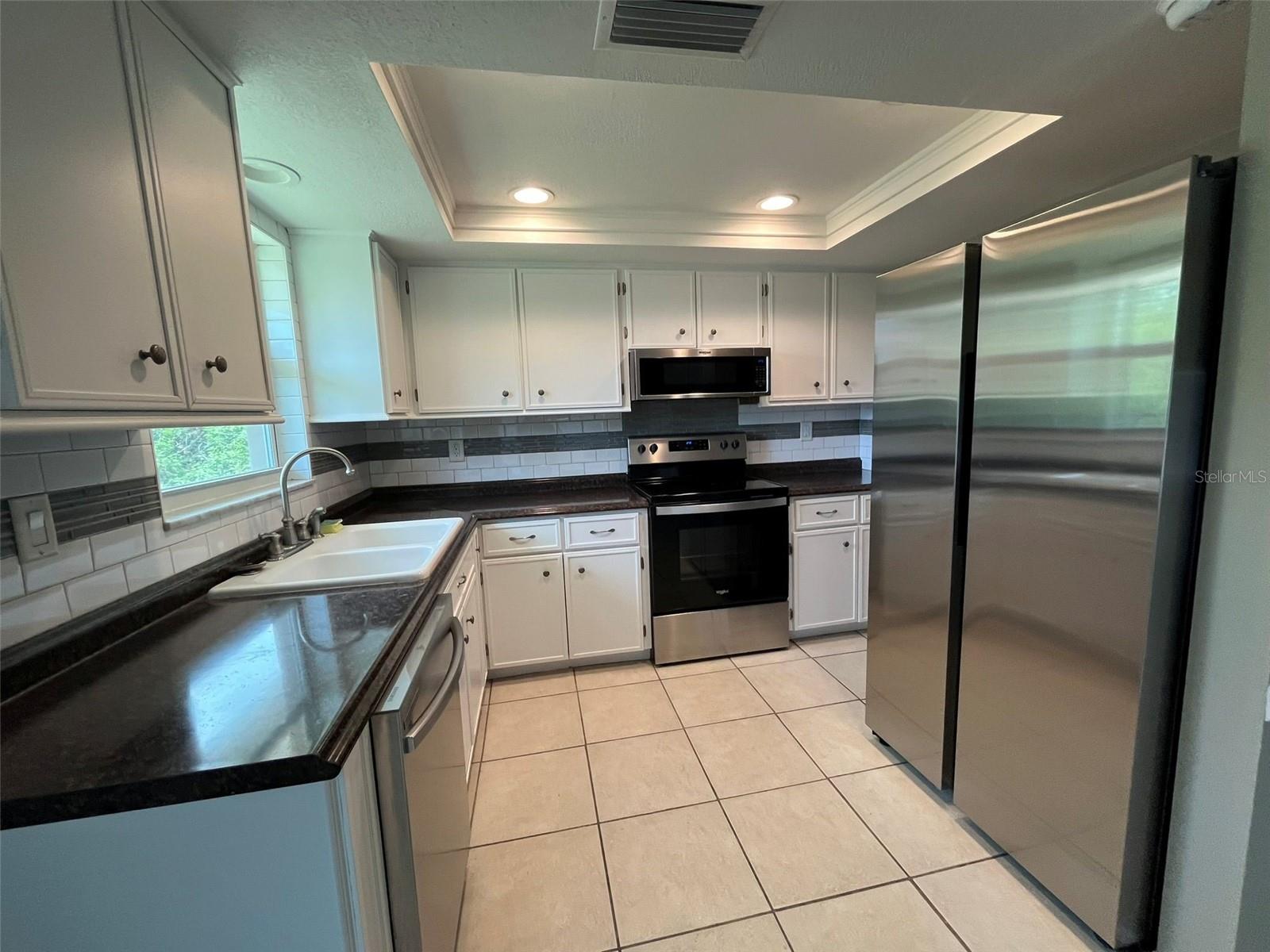 Image 6 of 13 For 3251 Pinetree Street