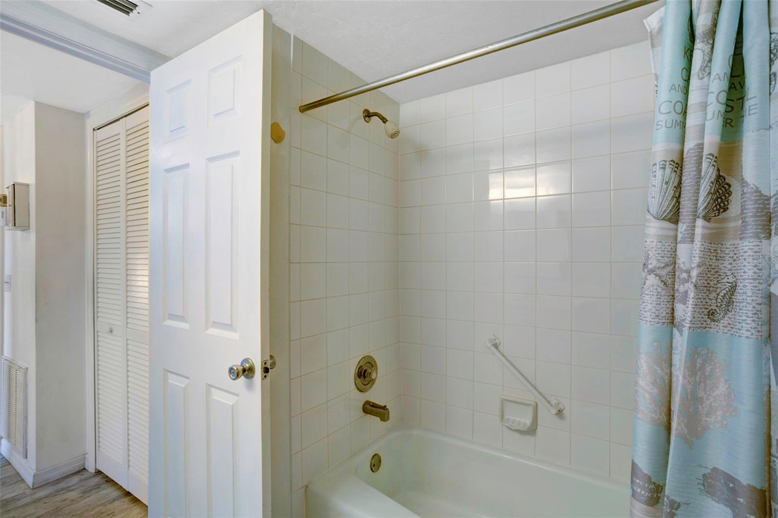 Image 18 of 26 For 3310 Loveland Boulevard 2304
