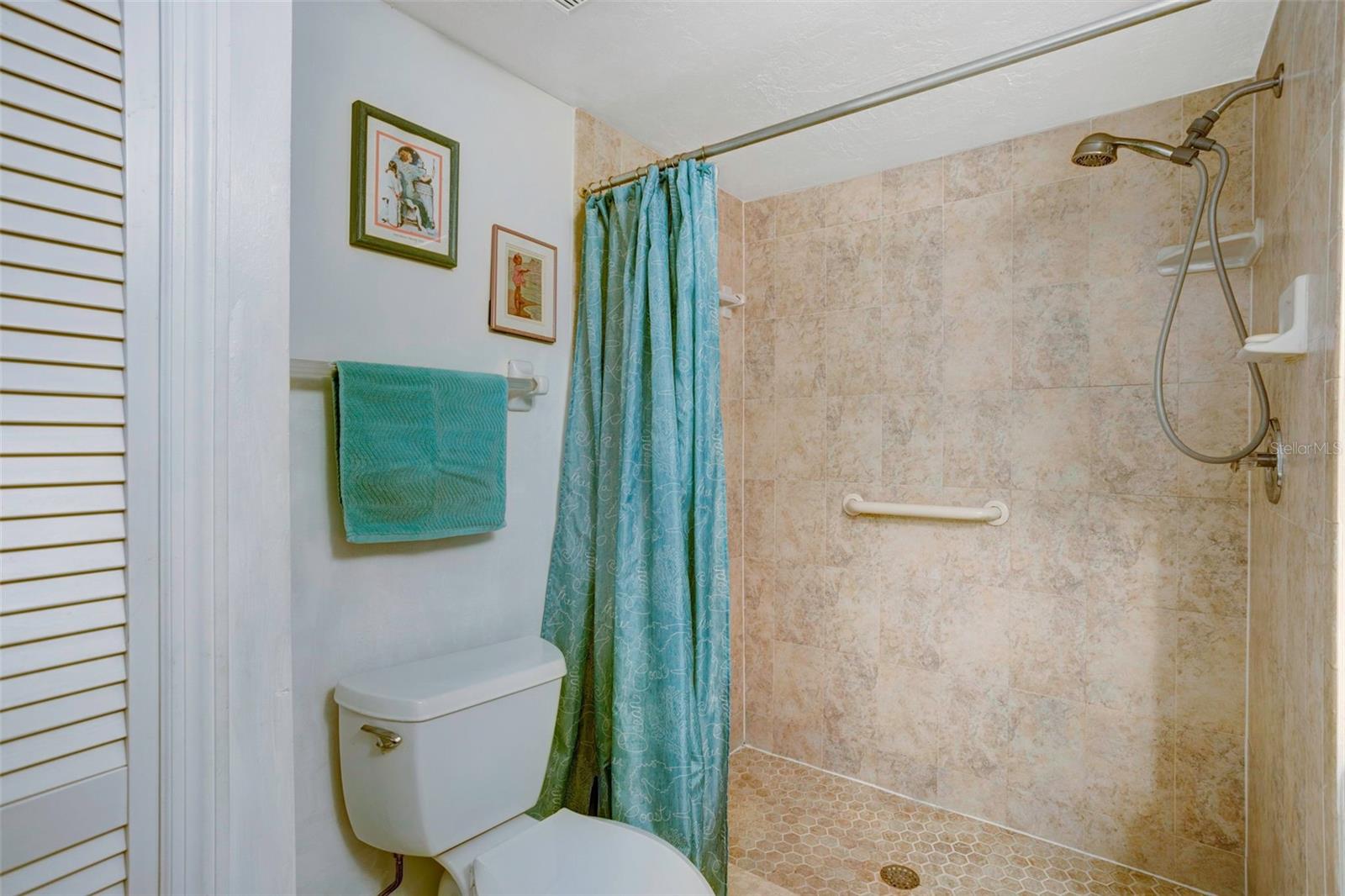 Image 24 of 26 For 3310 Loveland Boulevard 2304
