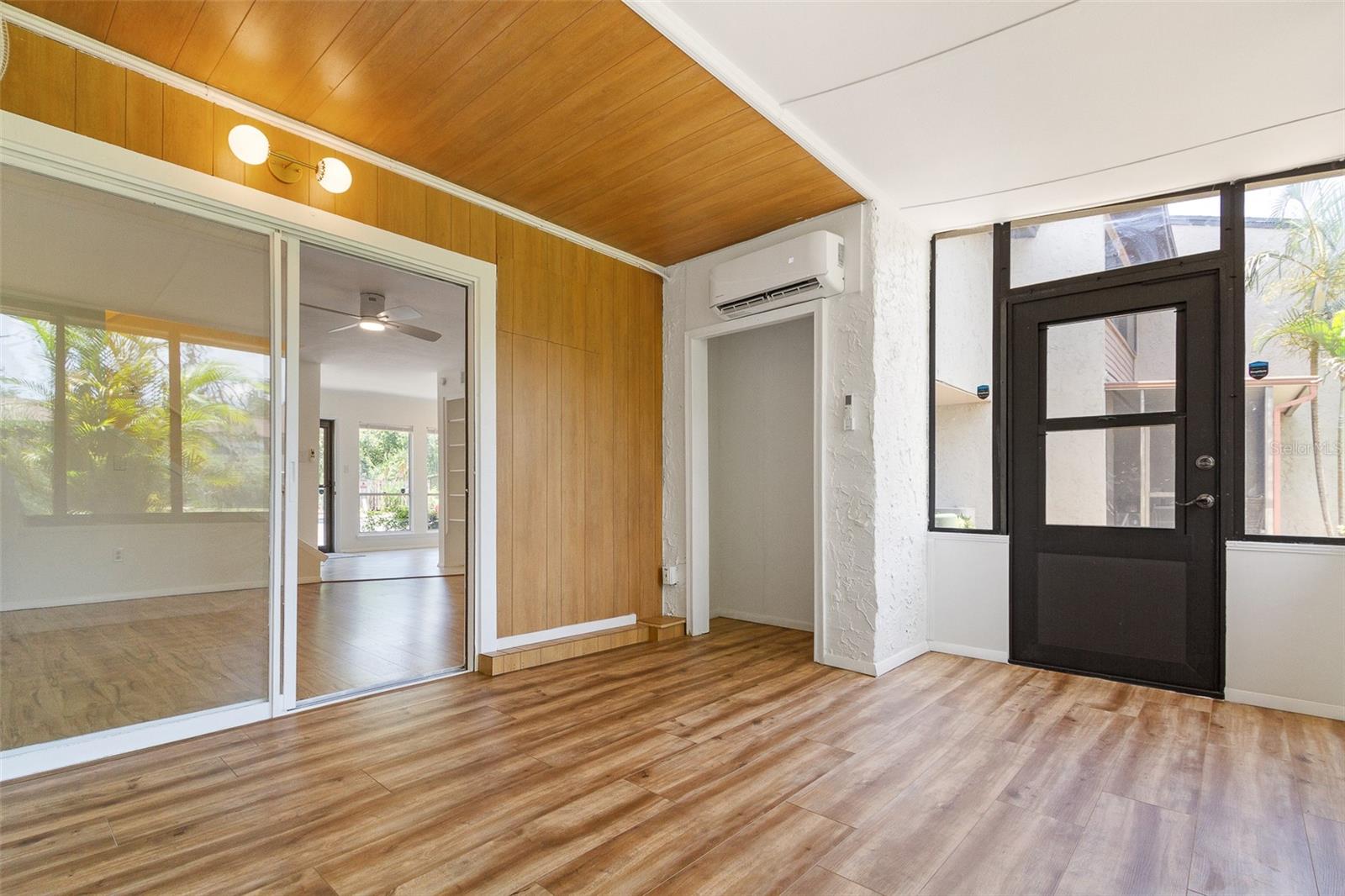 Image 18 of 44 For 4346 Rayfield Drive 4346