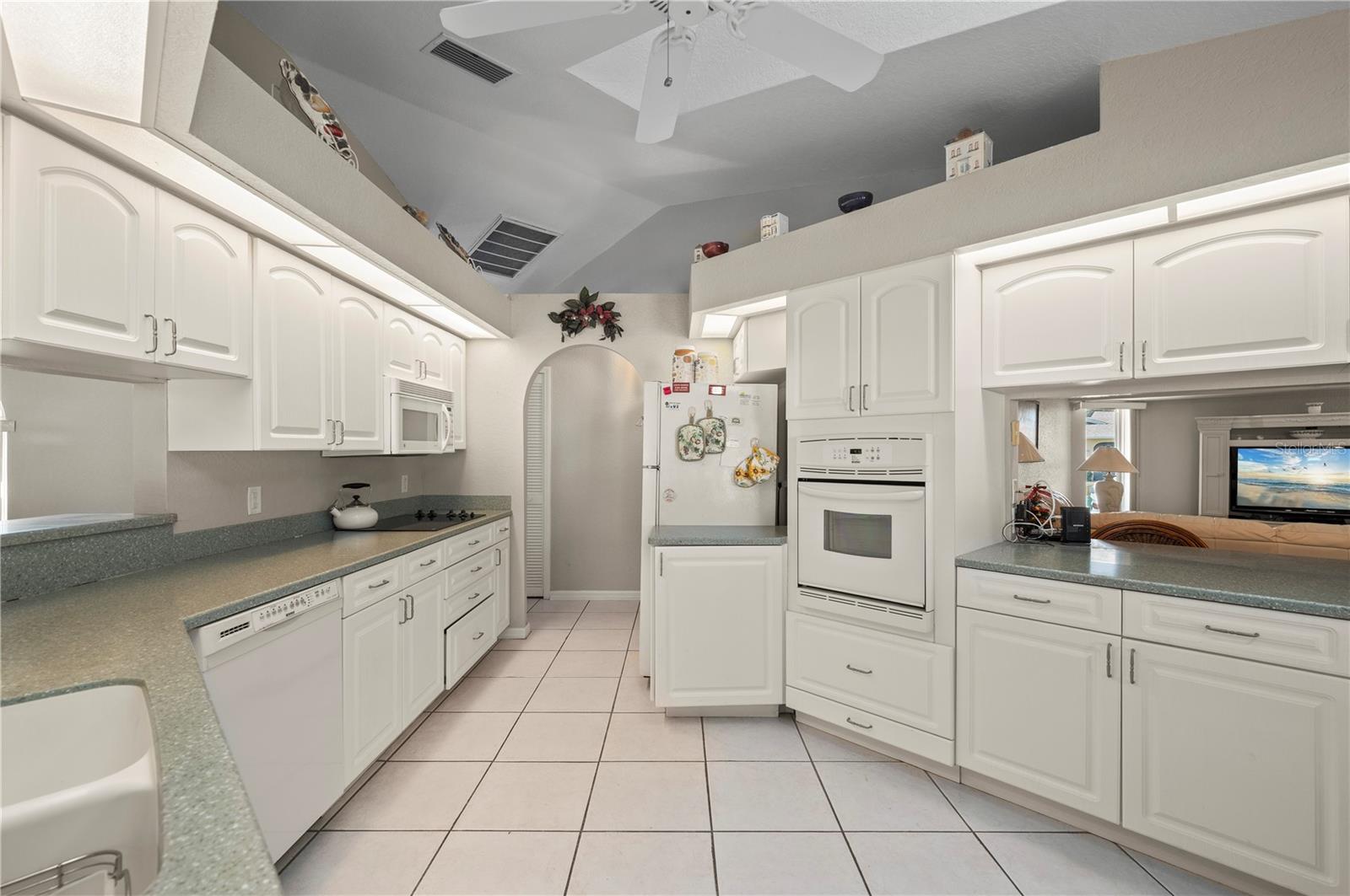 Image 20 of 66 For 891 Bayard Street