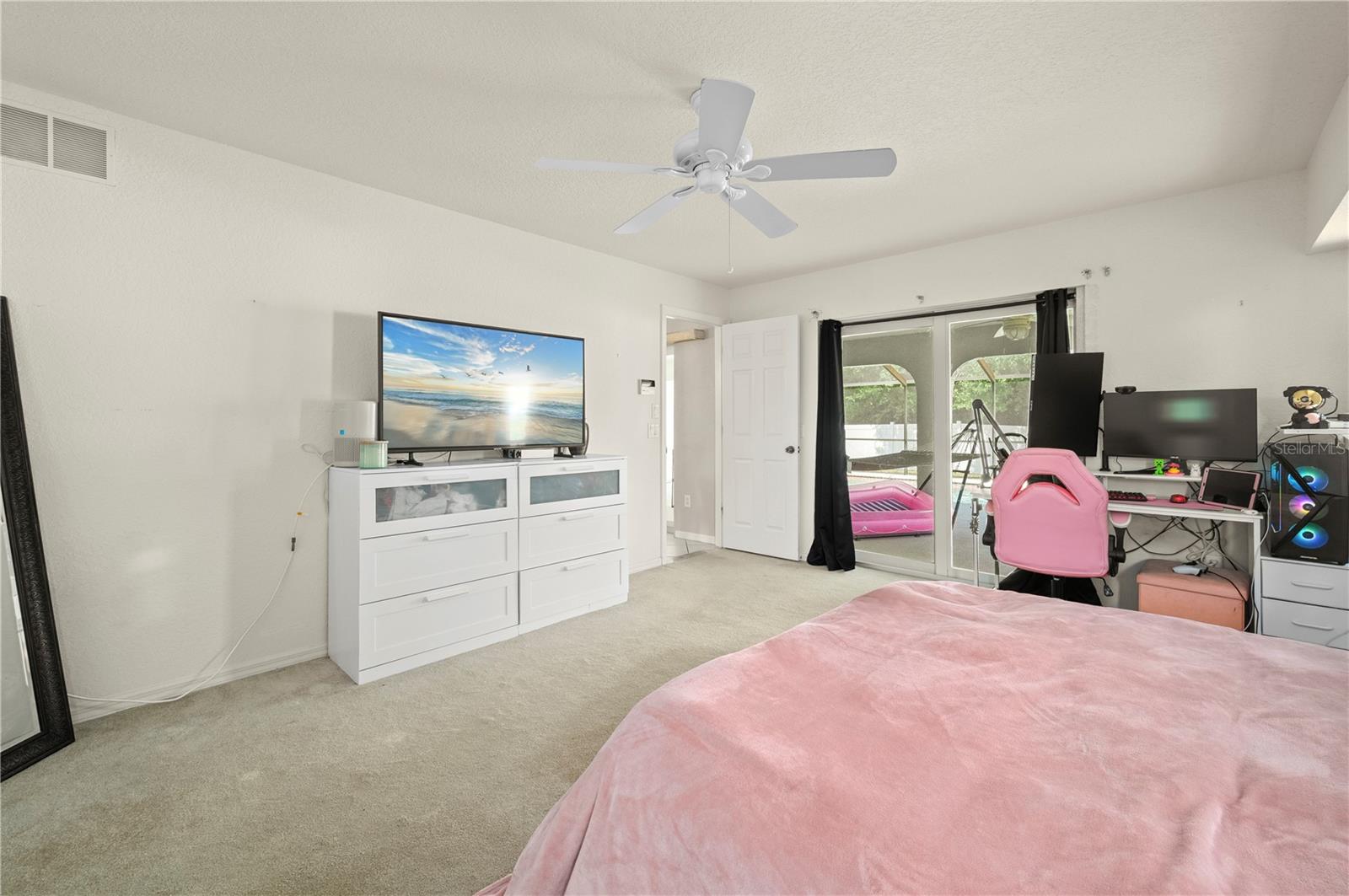 Image 31 of 66 For 891 Bayard Street