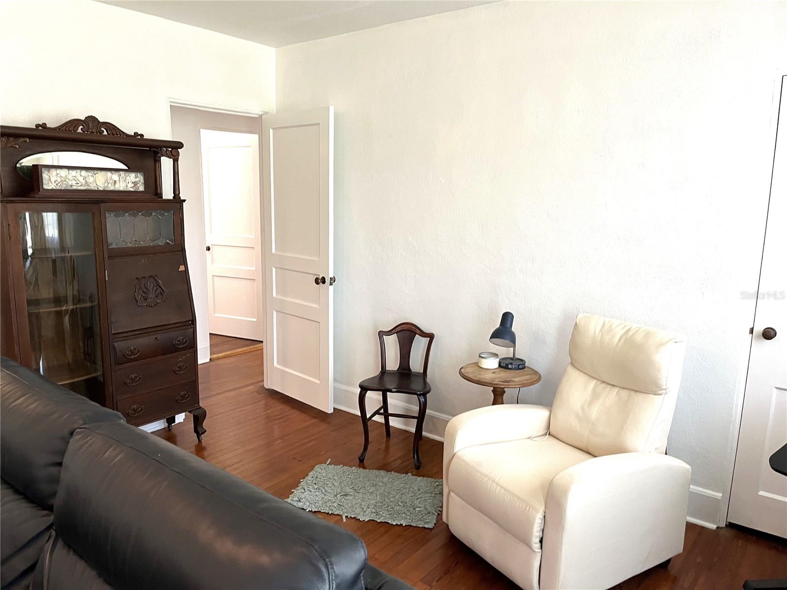 Image 4 of 24 For 404 Whidden Street